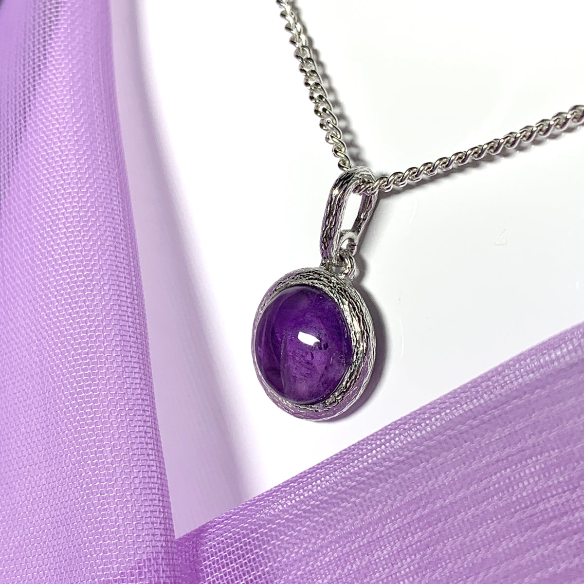 Purple amethyst round silver necklace