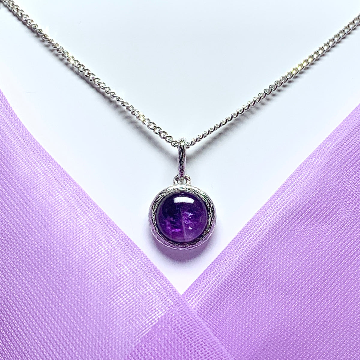Purple amethyst round silver necklace