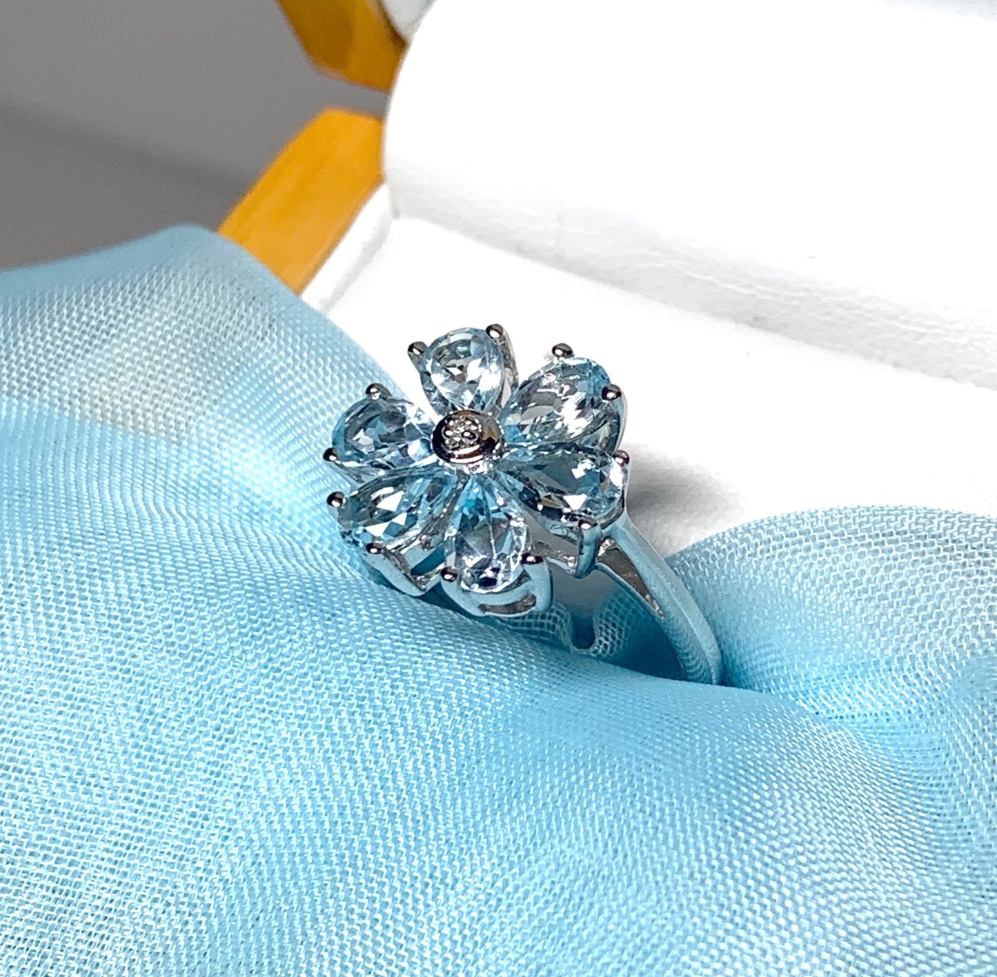 Real Blue topaz diamond round sterling silver daisy petal cluster ring
