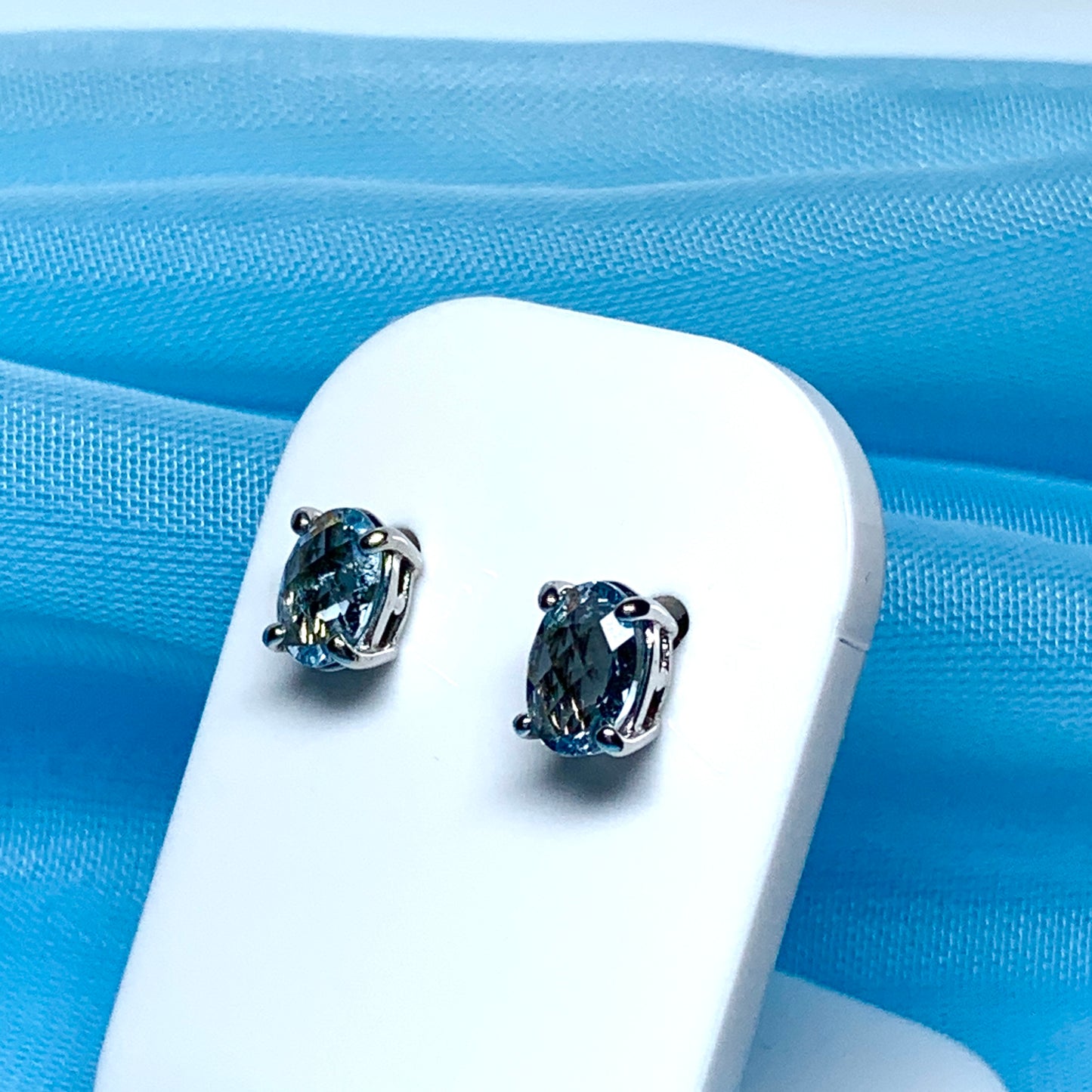 Real aquamarine earrings oval stud white gold