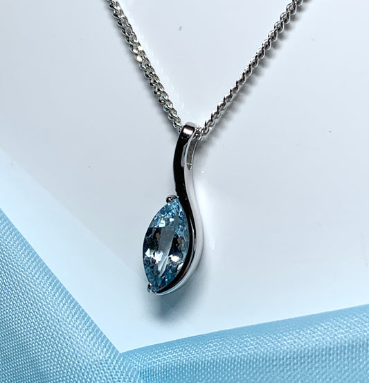 Real aquamarine white gold necklace pendant marquise shaped