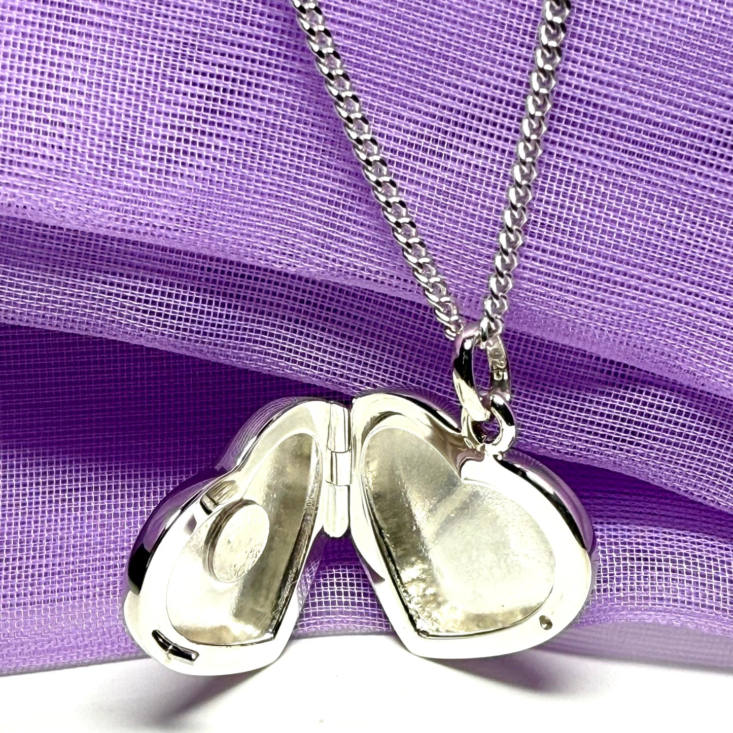 Real diamond heart shaped locket sterling silver including chain open
