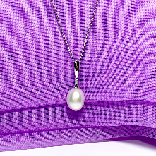 Real freshwater cultured pearl necklace white gold oval drop pendant