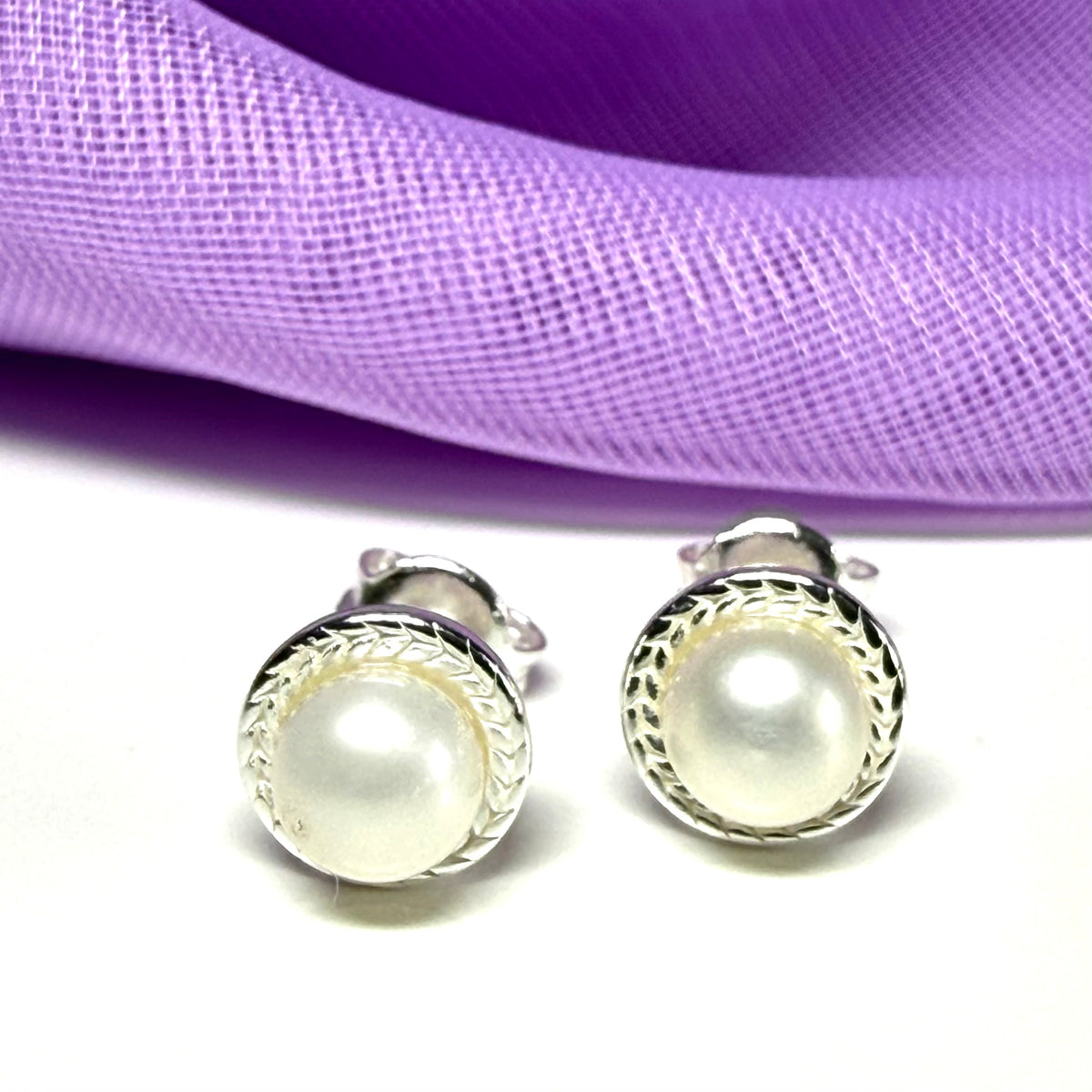 Real freshwater pearl stud earrings round sterling silver patterned rope setting