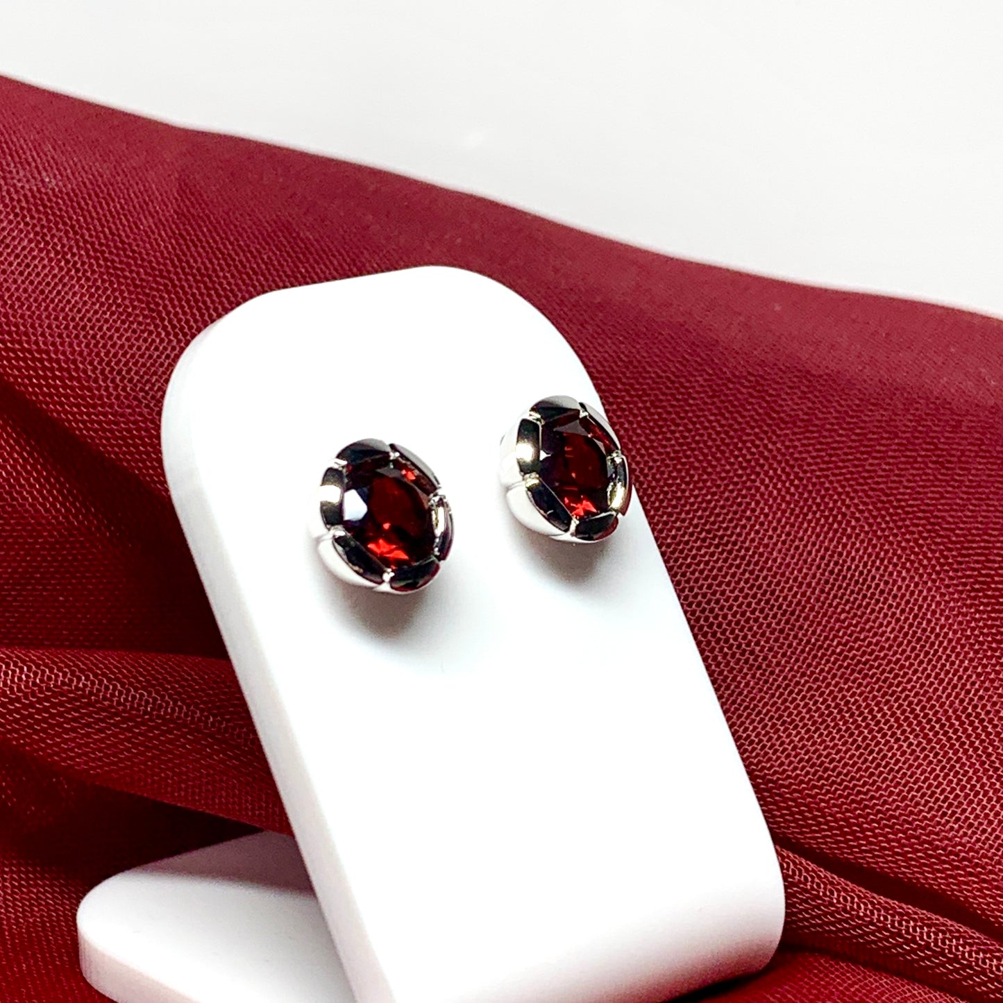 Real garnet stud earrings red fancy flower edged round