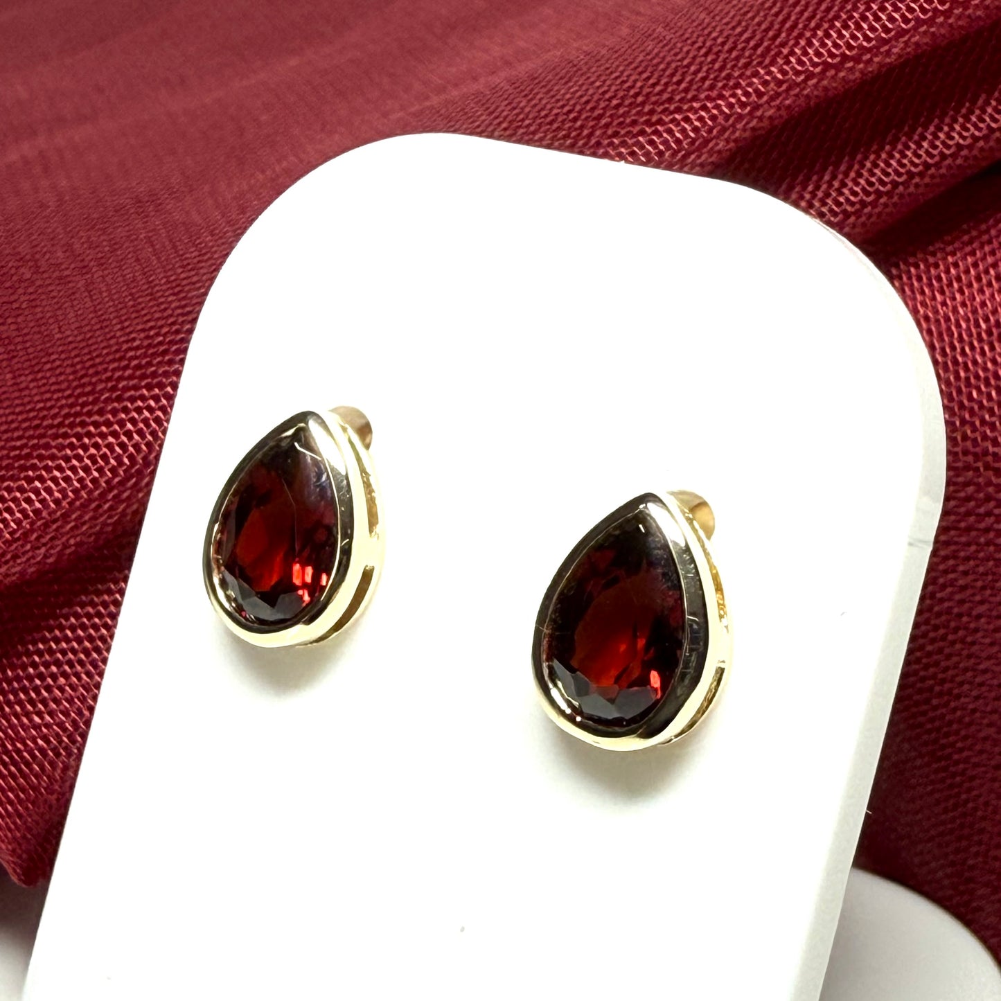 Real garnet stud earrings pear shaped yellow gold teardrop