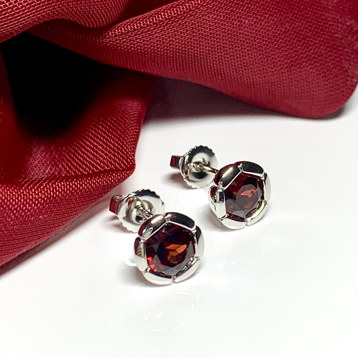 Real garnet stud earrings red fancy flower edged round