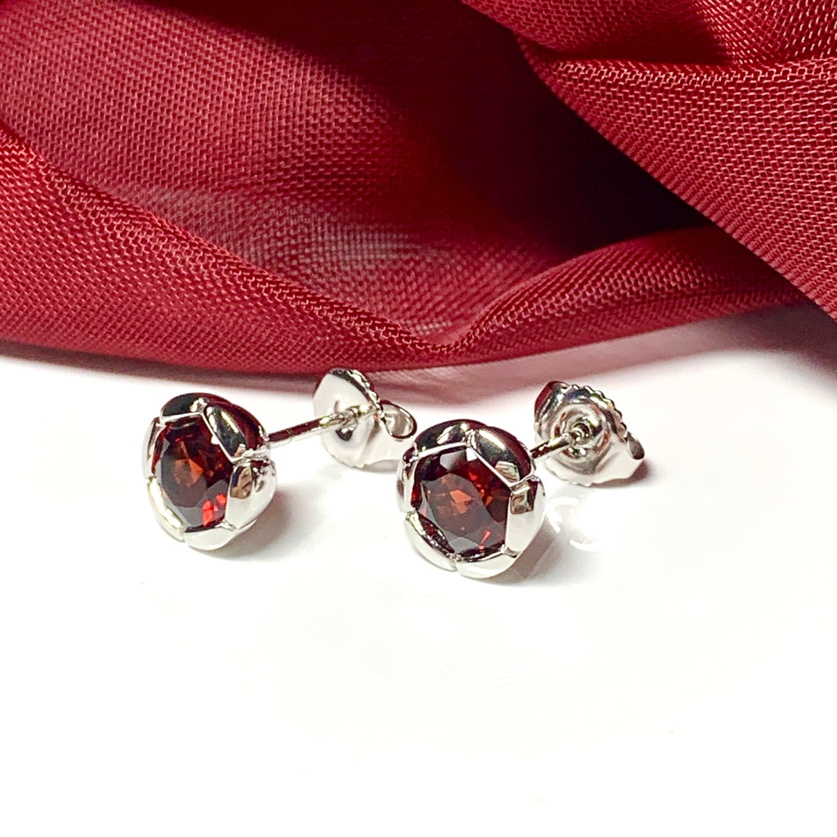 Real garnet stud earrings red fancy flower edged round