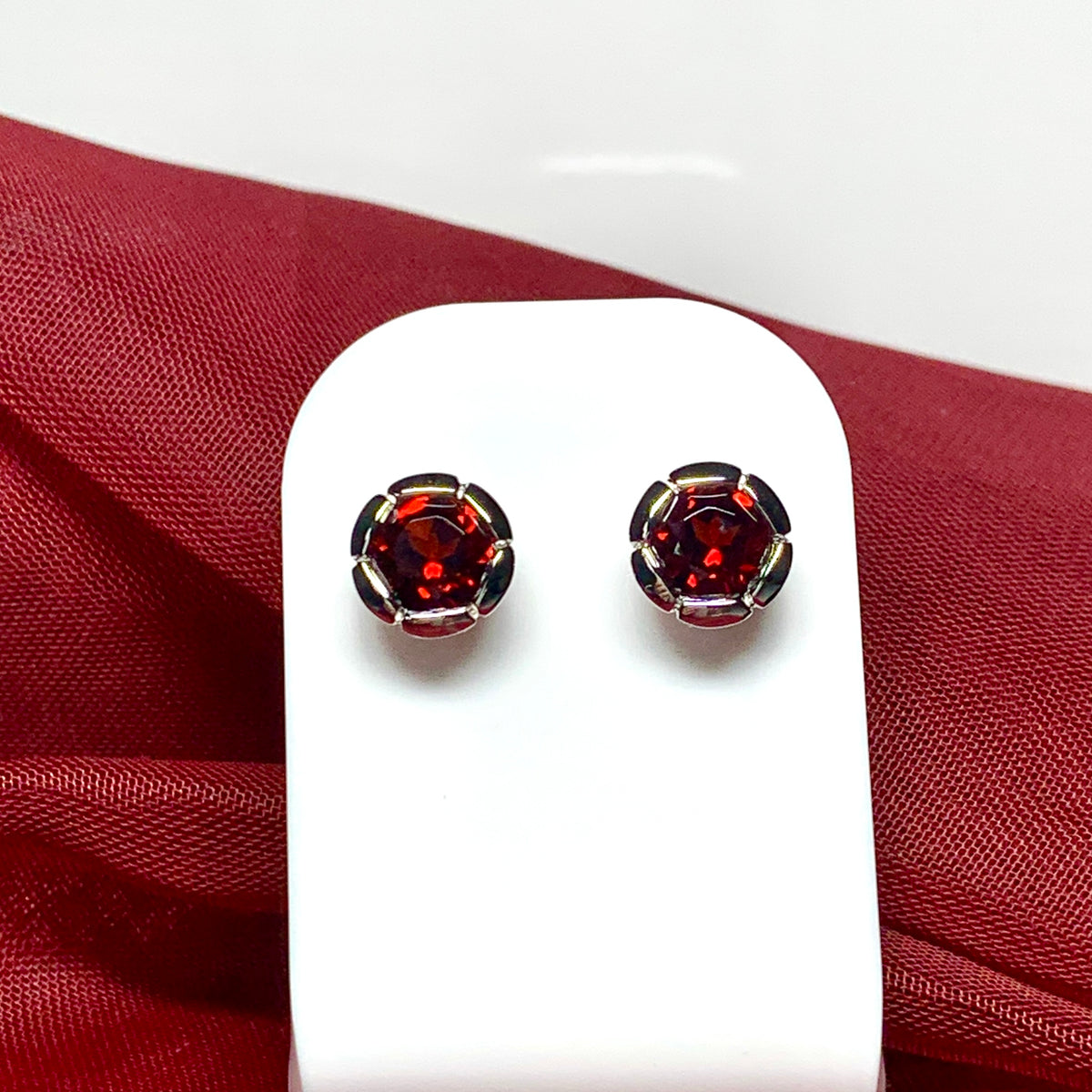 Real garnet stud earrings red fancy flower edged round