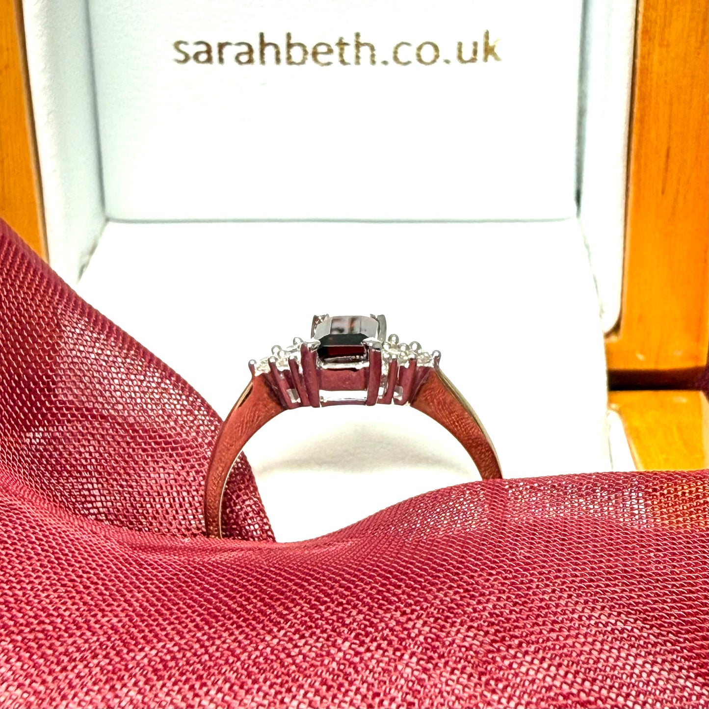 Real garnet yellow gold and diamond dress ring