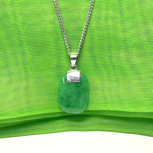 Real green jade necklace cushion shape stone sterling silver losange shaped pendant, simply beautiful