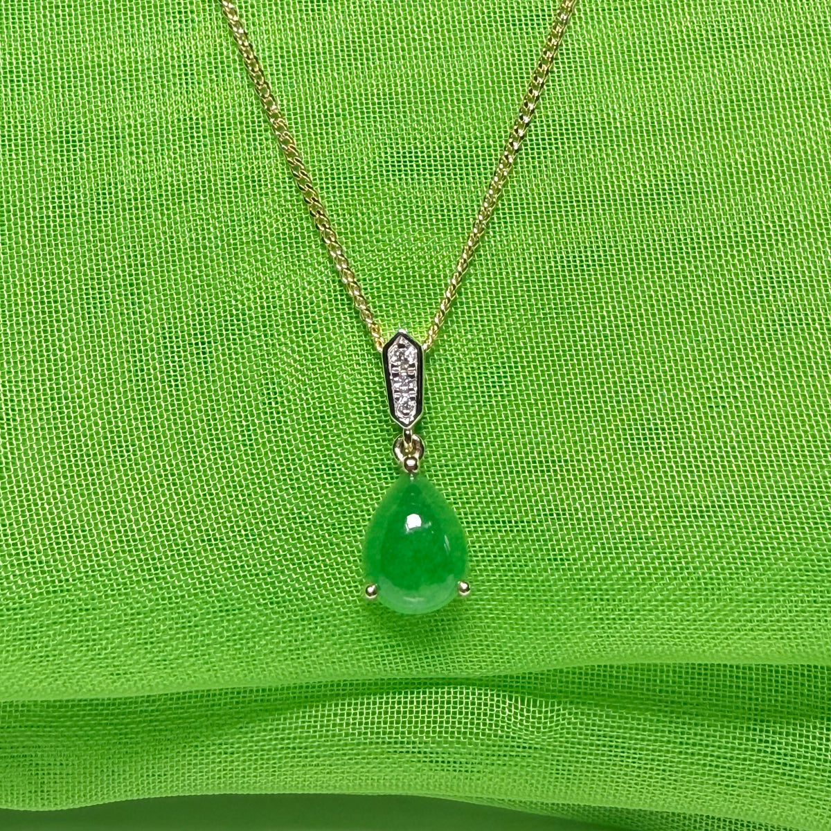 Real green jade necklace pear teardrop and diamond yellow gold pendant