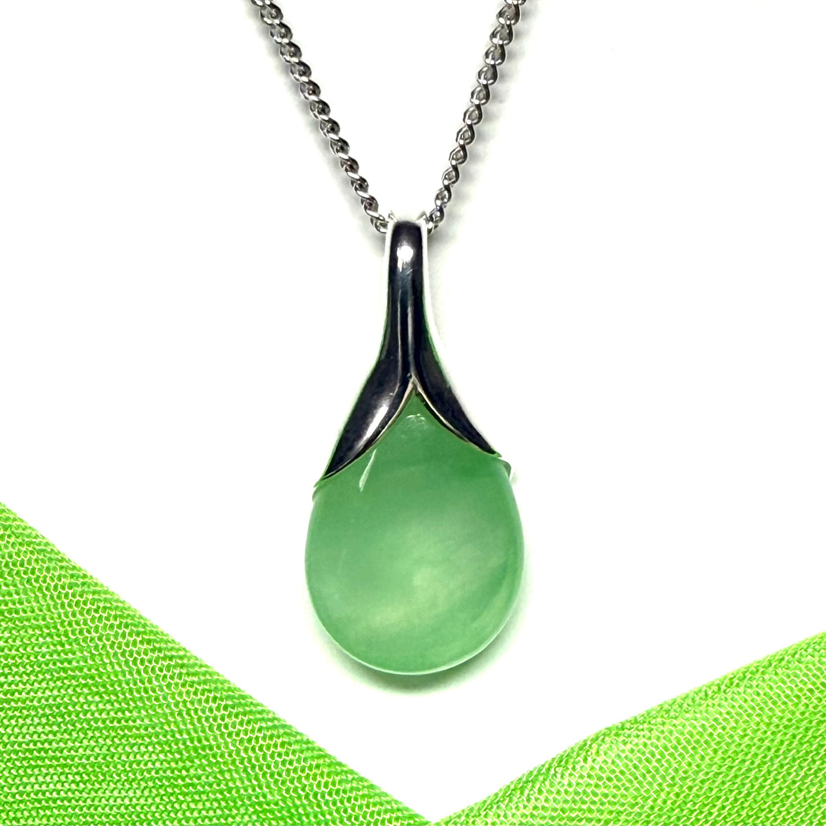 Real green jade tear drop dotted sterling silver pear shaped pendant including solid curb chain