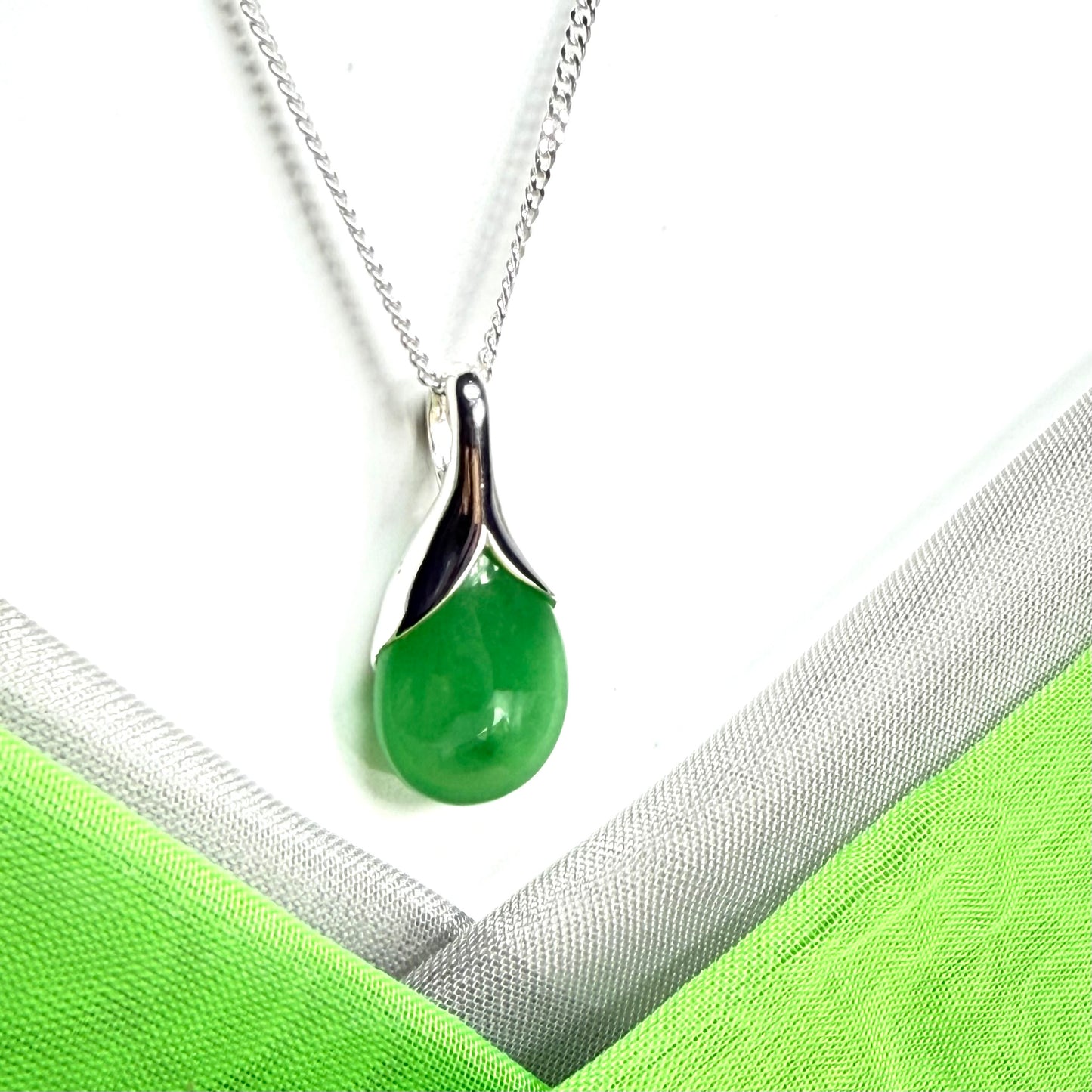 Real green jade tear drop sterling silver pear teardrop shape pendant