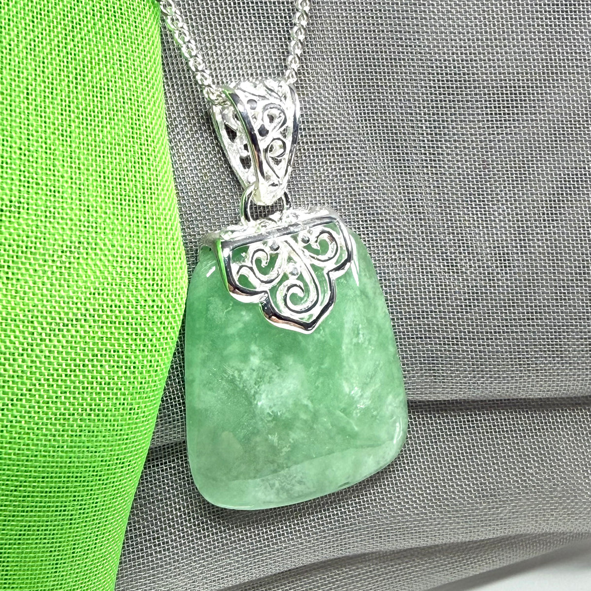 Real jade necklace green patterned sterling silver