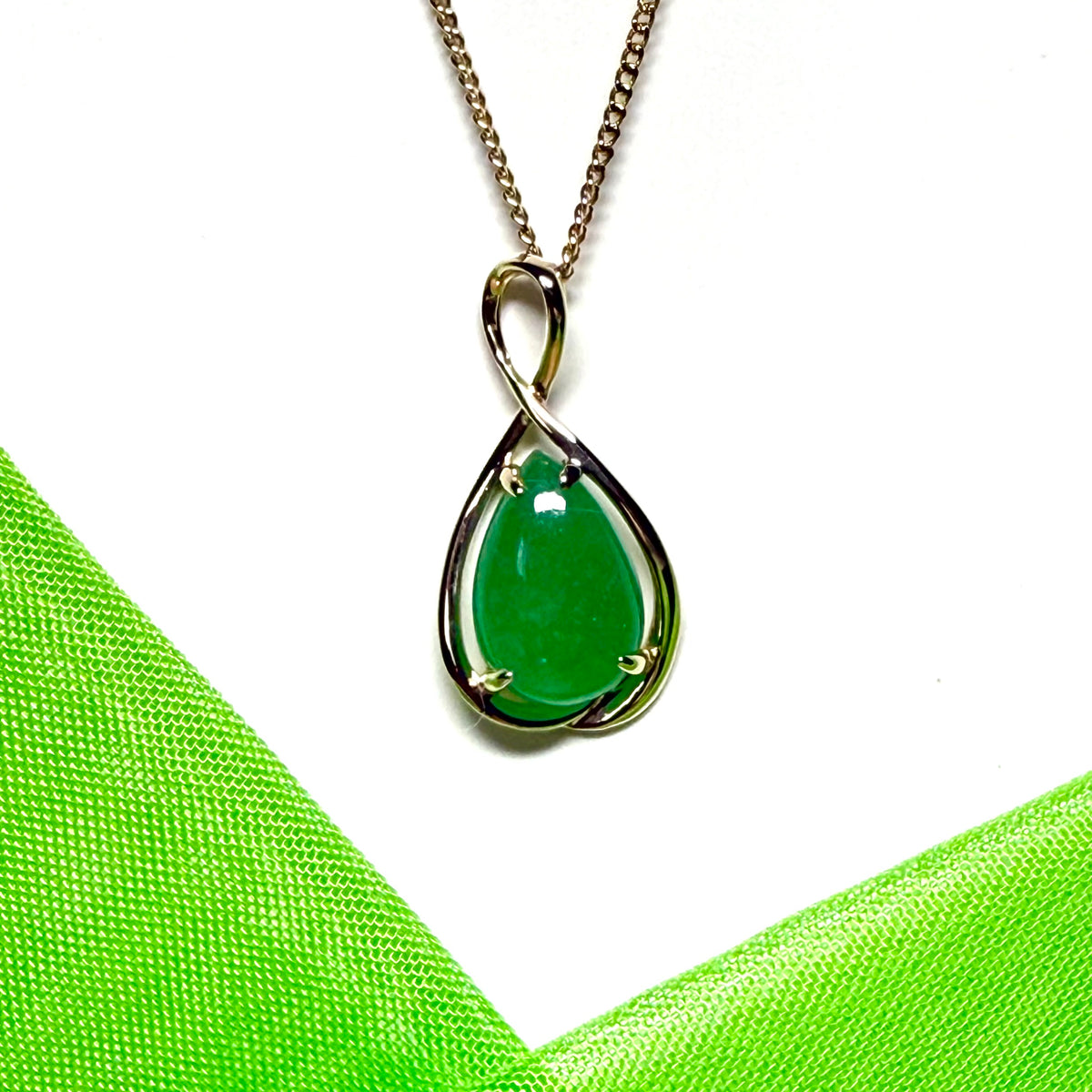 Real jade necklace green pear teardrop shaped pendant yellow gold