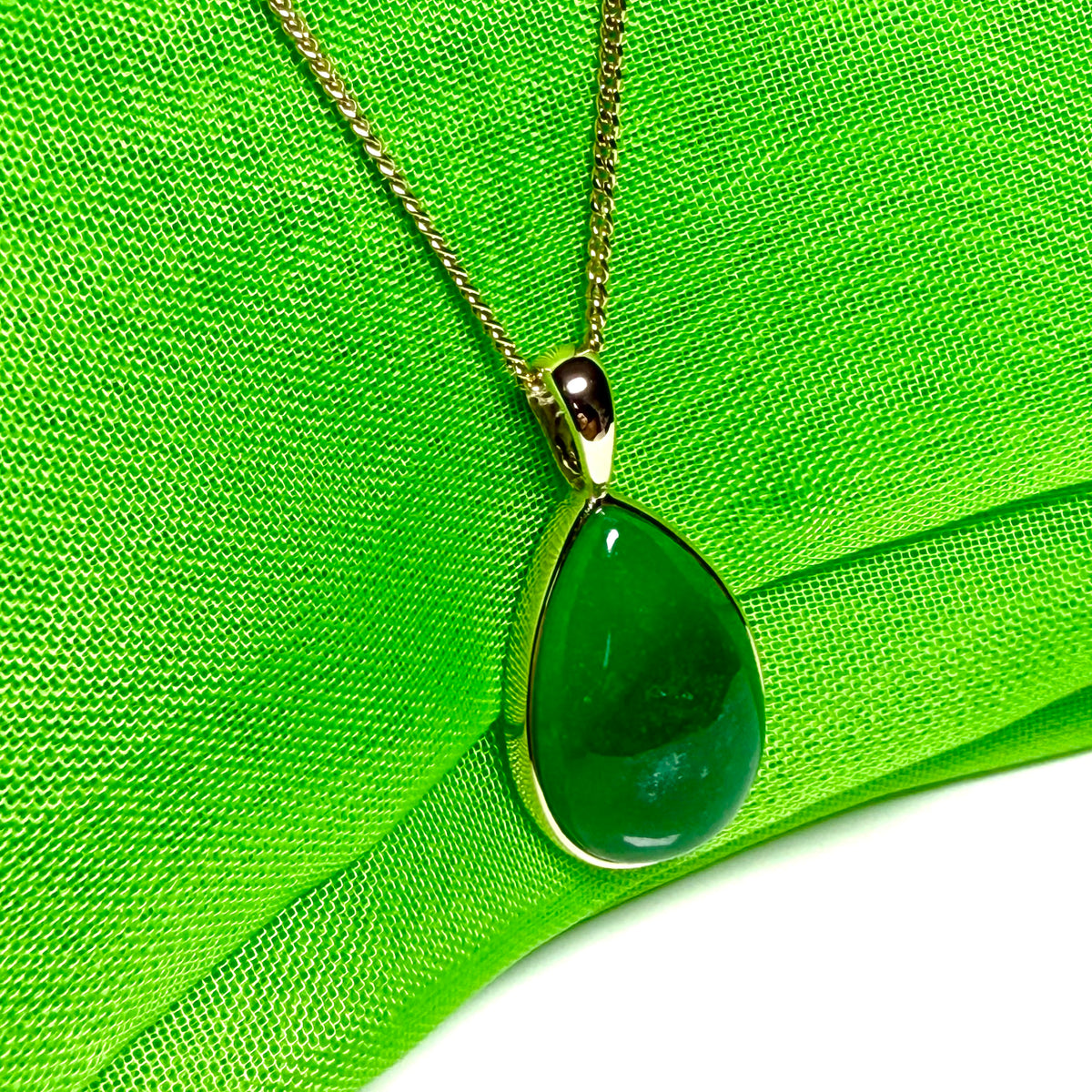 Real jade necklace teardrop pear necklace yellow gold pendant
