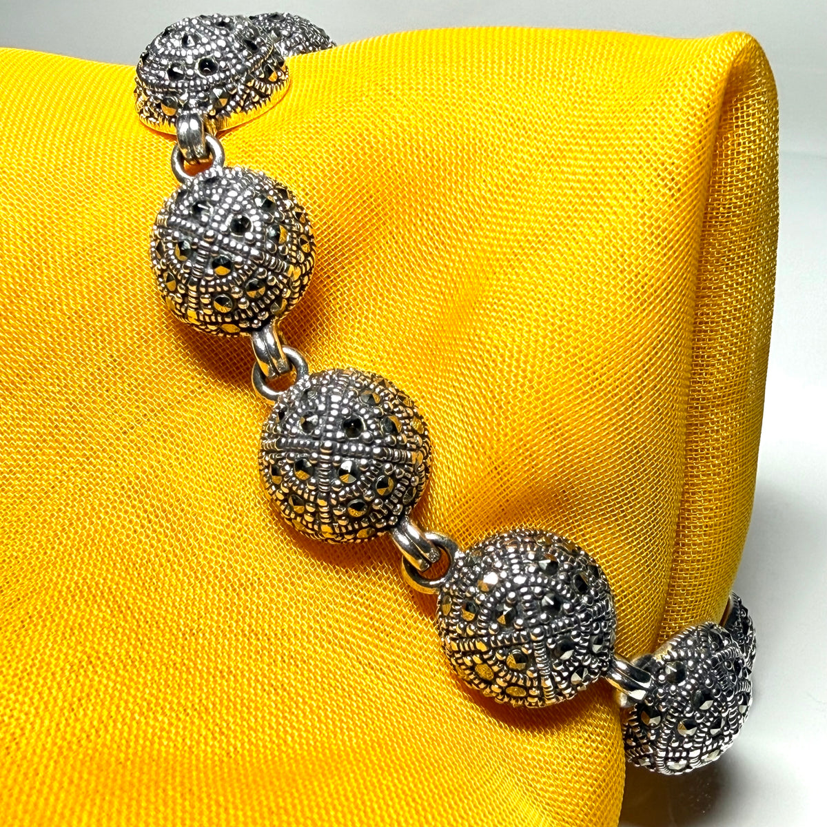 Real marcasite sterling silver bracelet round shaped