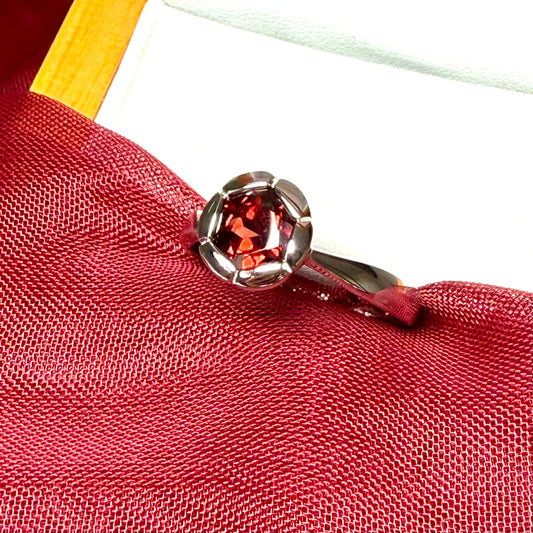 Real red garnet dress ring ladies fancy flower edged round