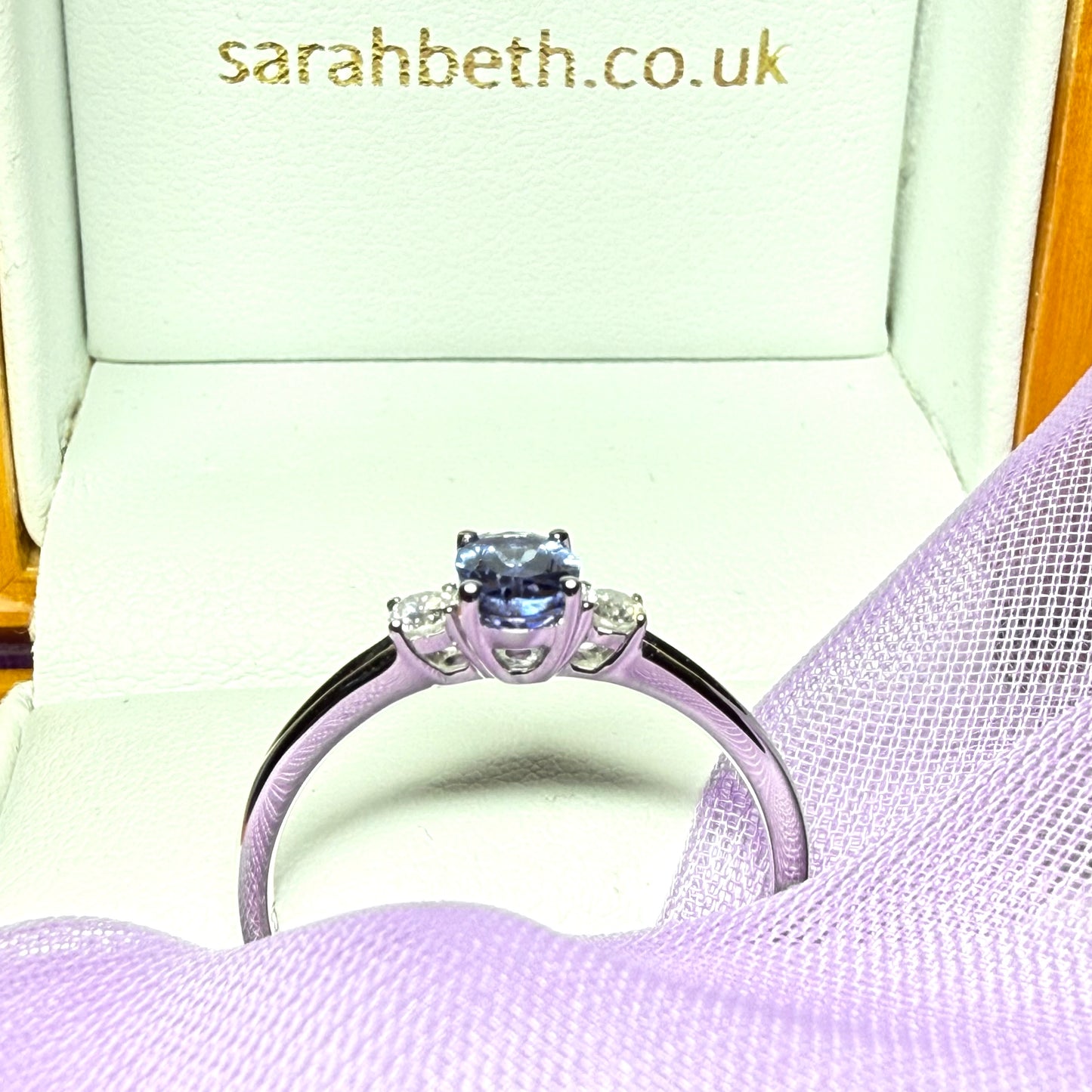 Real tanzanite and diamond white gold oval ring
