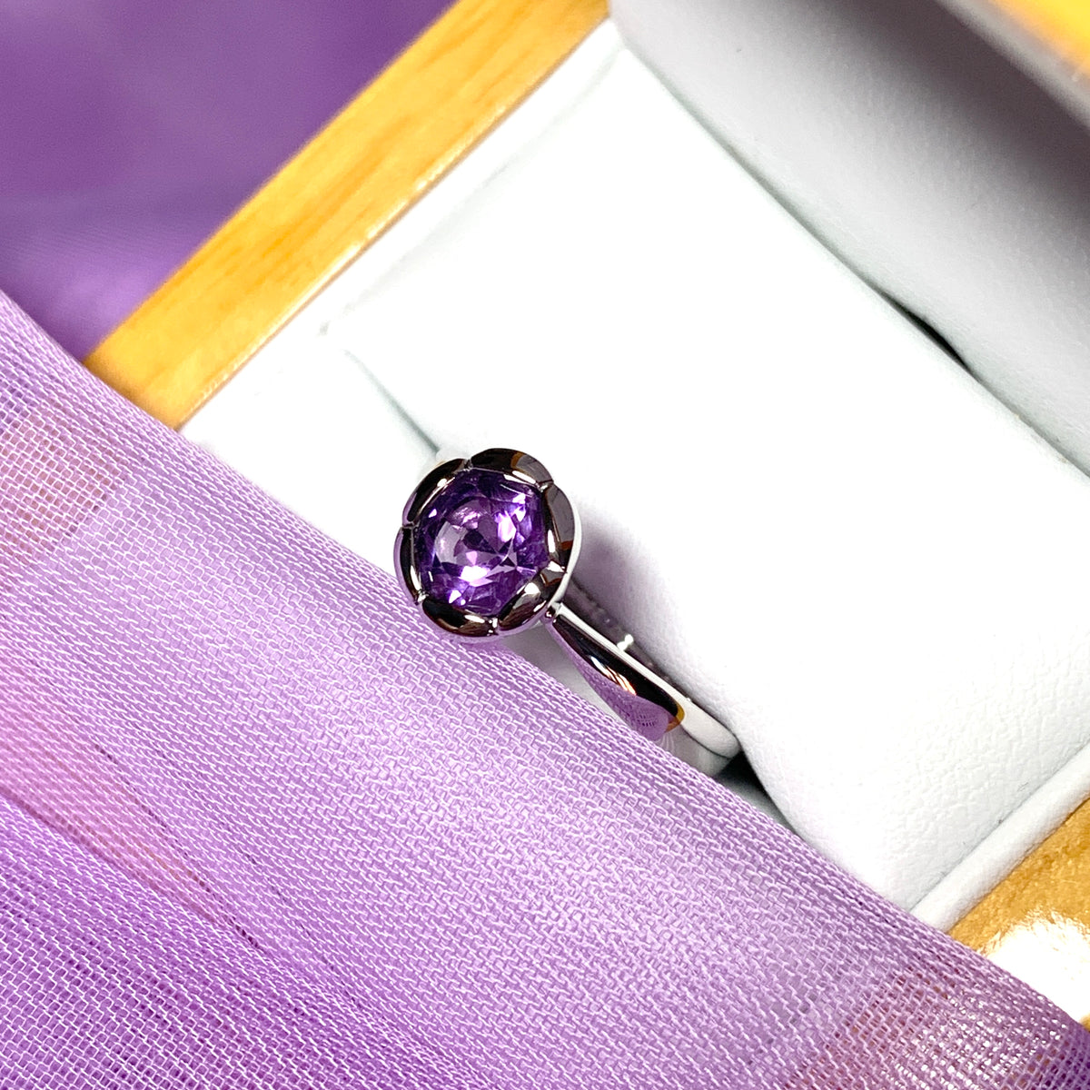 Real amethyst dress ring ladies fancy flower edged round