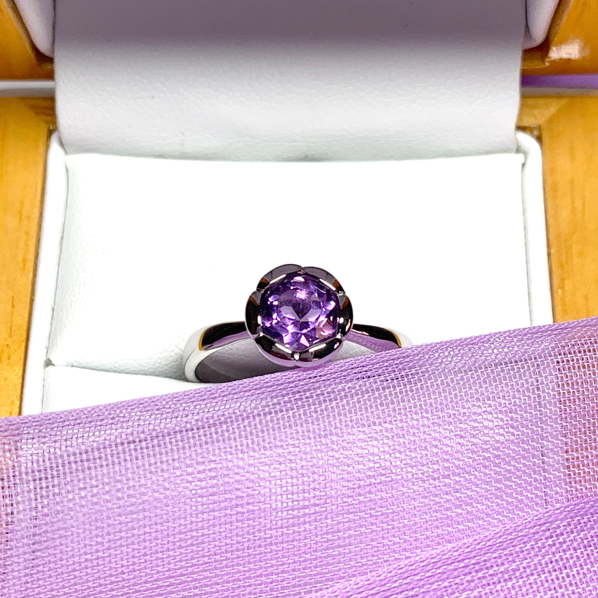 Real amethyst dress ring ladies fancy flower edged round