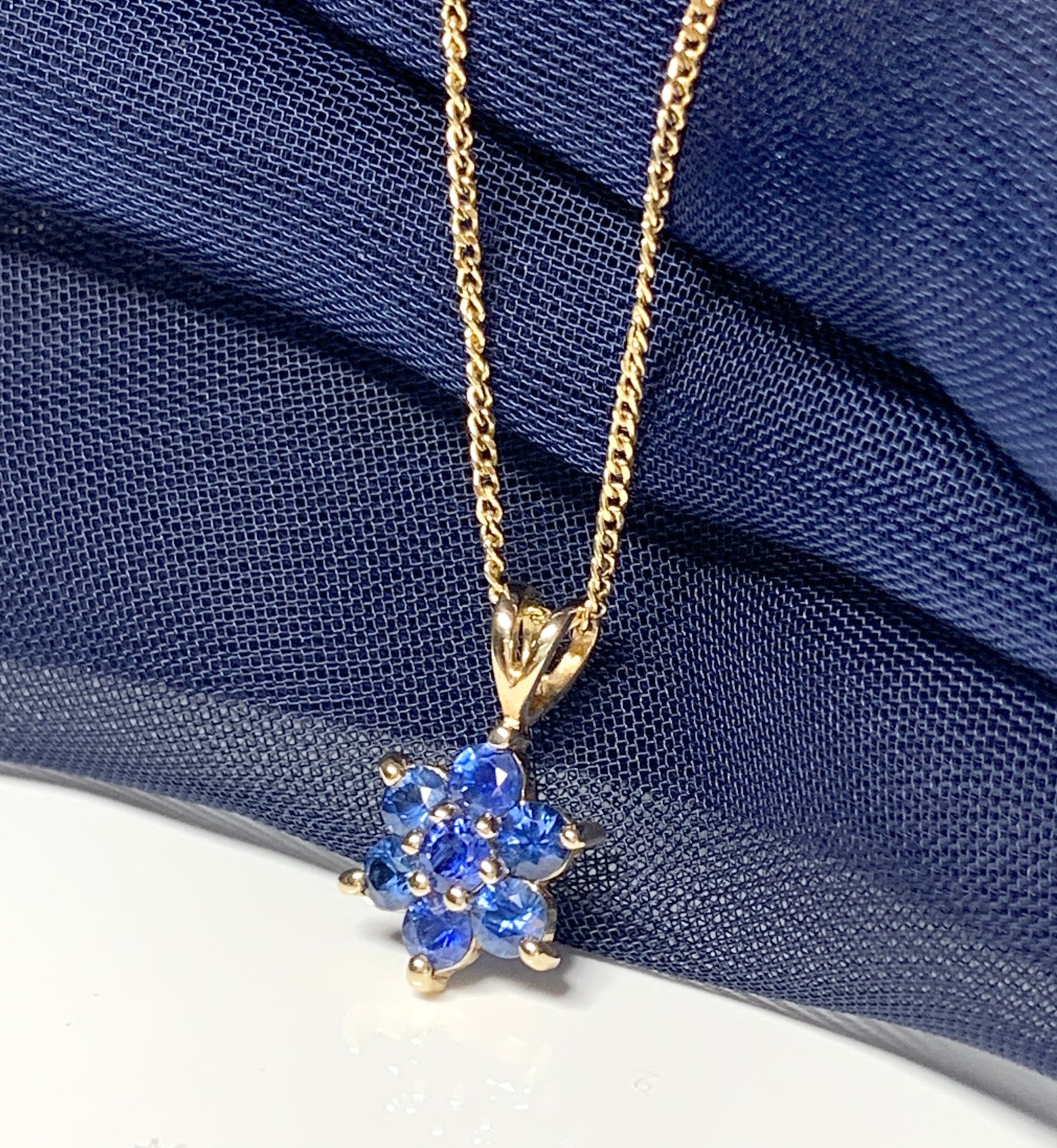 Real blue sapphire daisy cluster necklace pendant