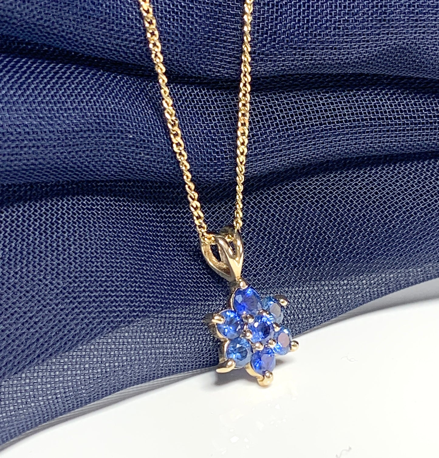 Real blue sapphire daisy cluster necklace pendant