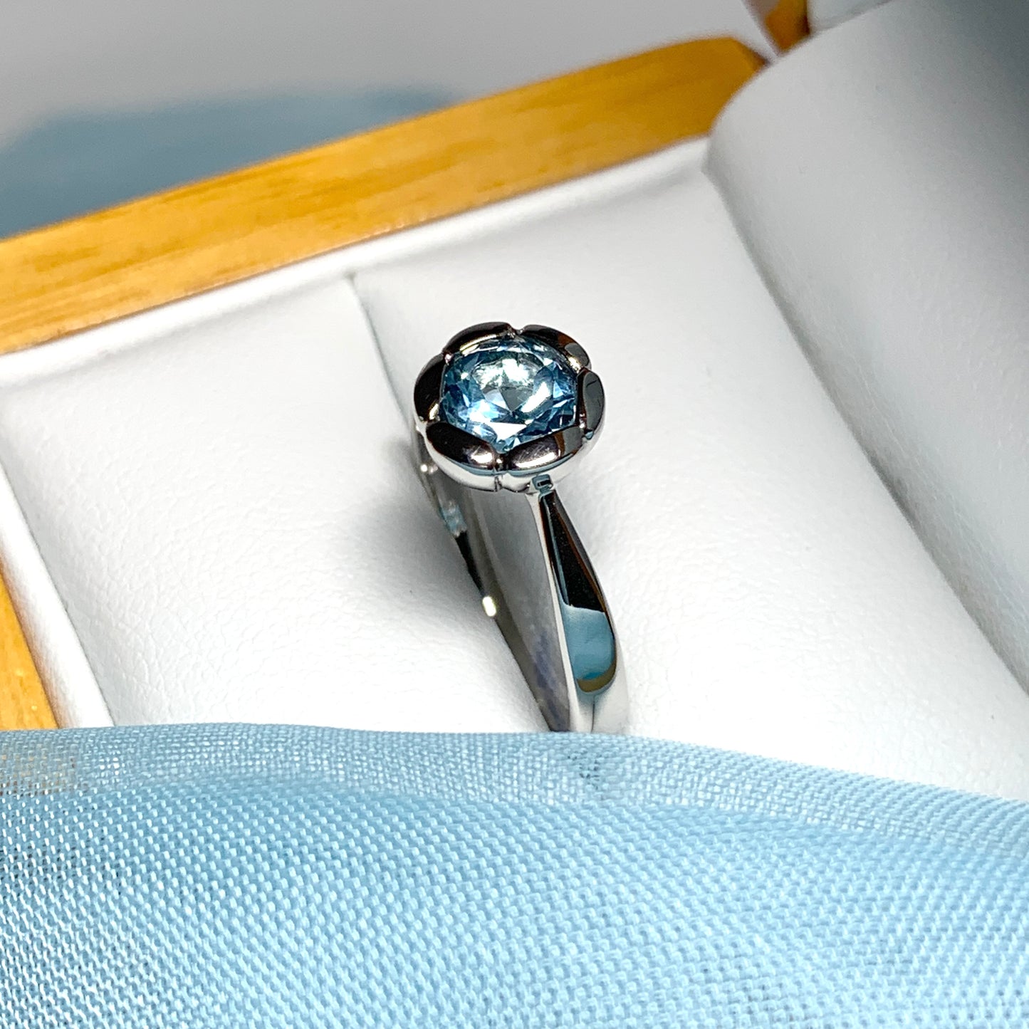 Real blue topaz dress ring ladies fancy flower edged round