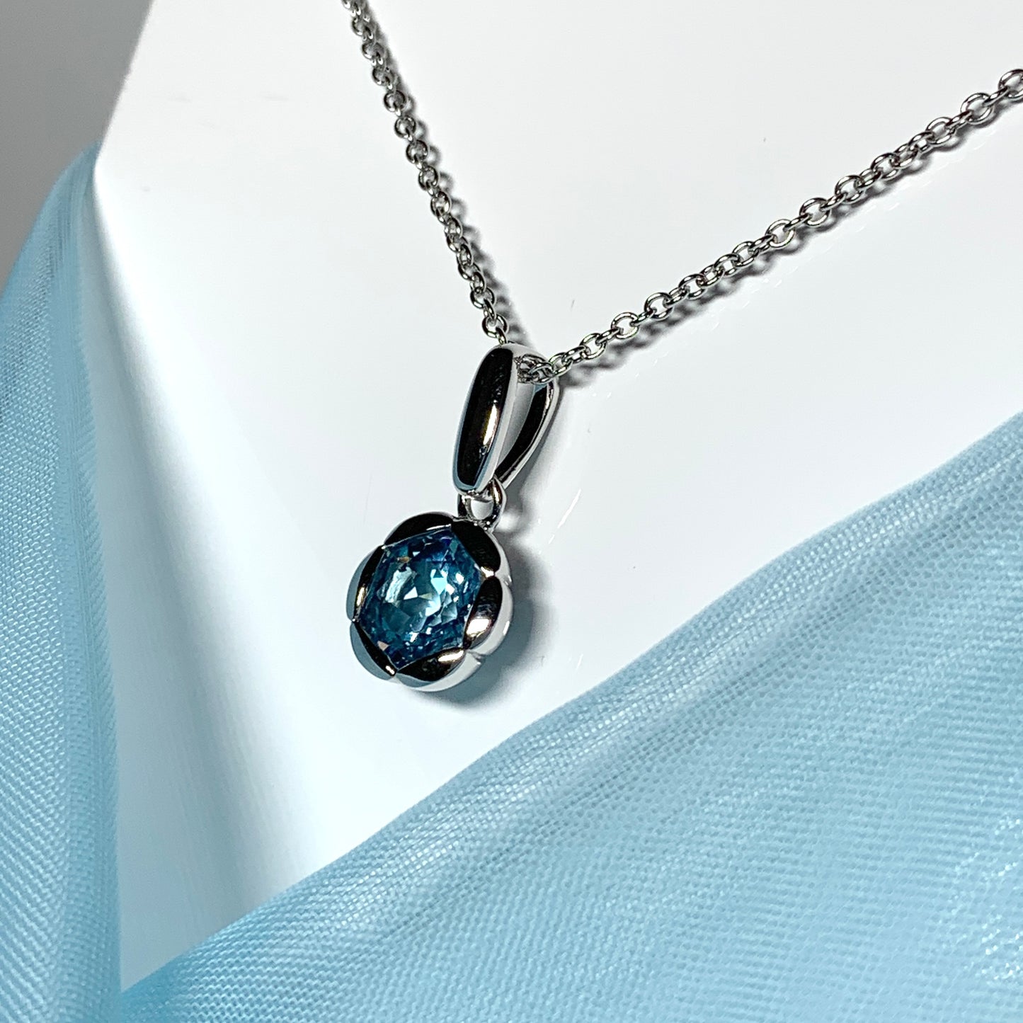 Real blue topaz necklace fancy flower edged round