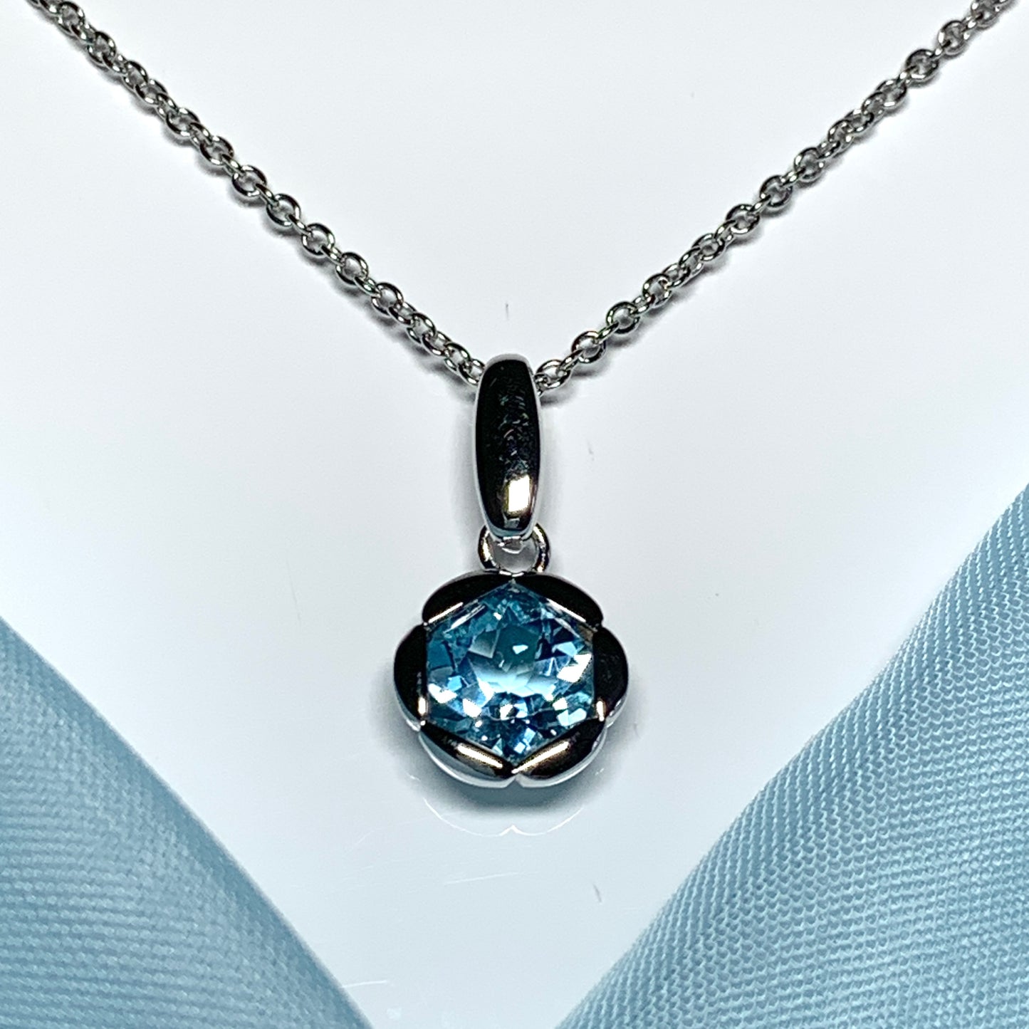 Real blue topaz necklace fancy flower edged round