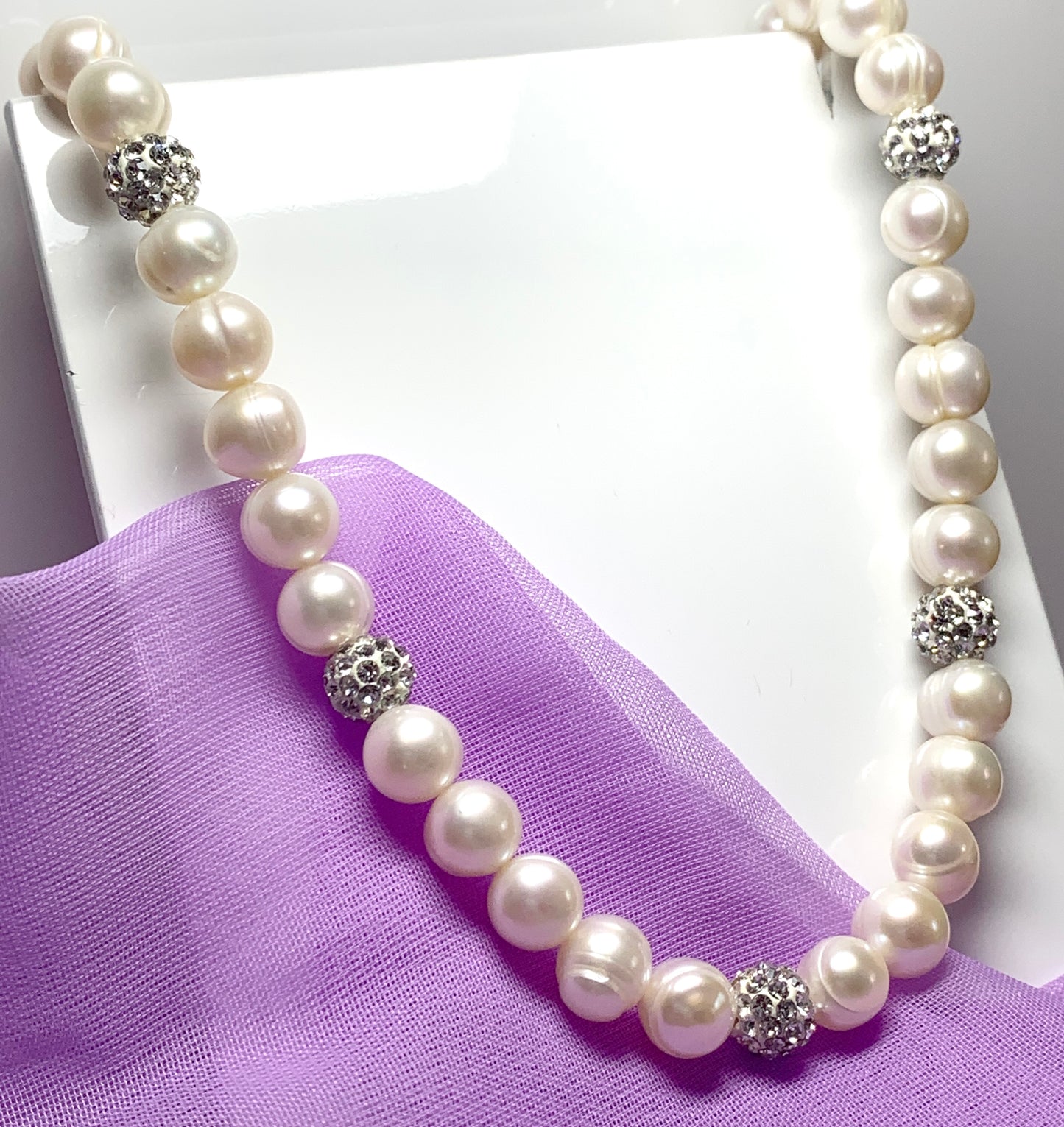 Real freshwater pearl single row necklace with sparkling crystals