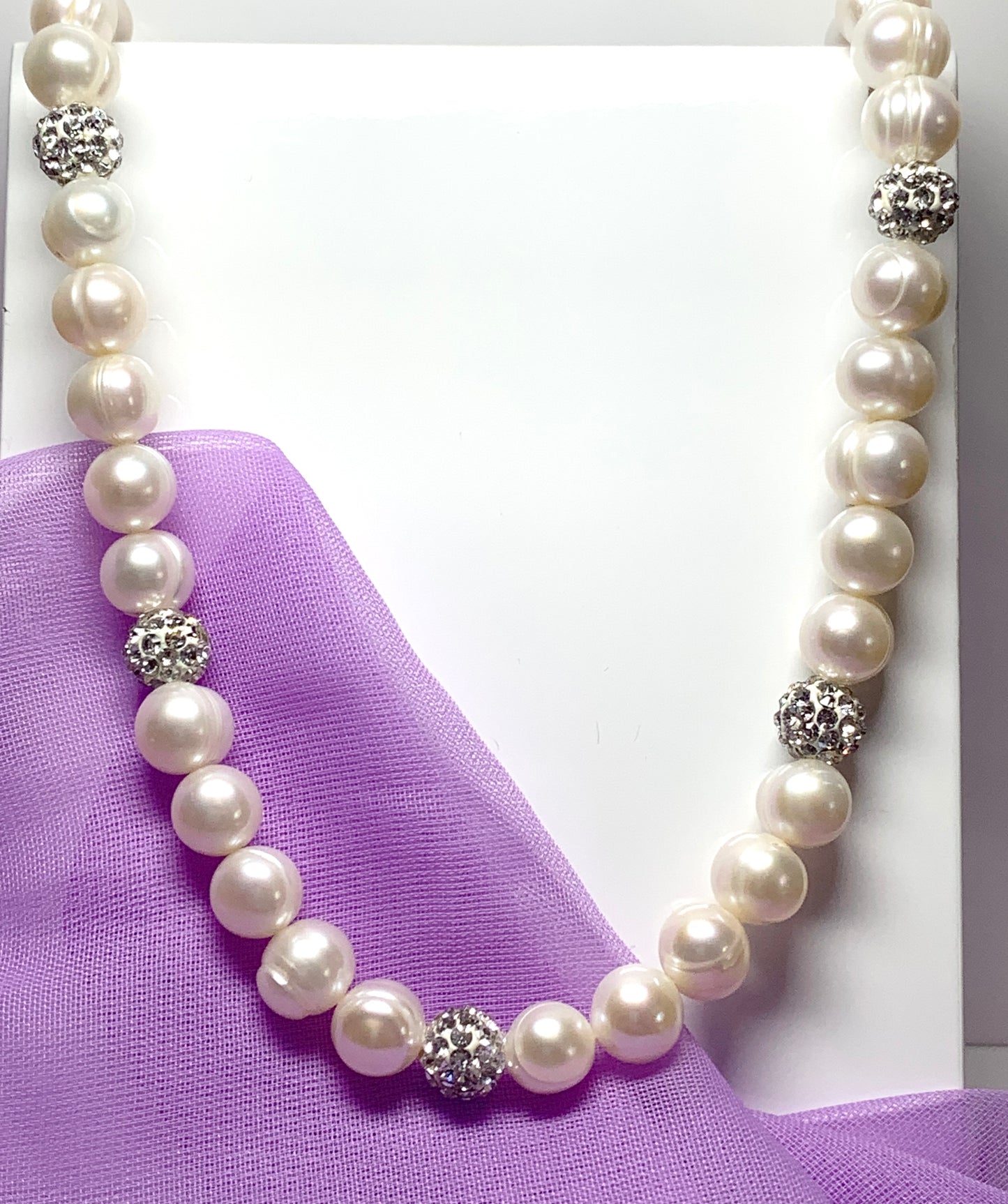 Real freshwater pearl single row necklace with sparkling crystals