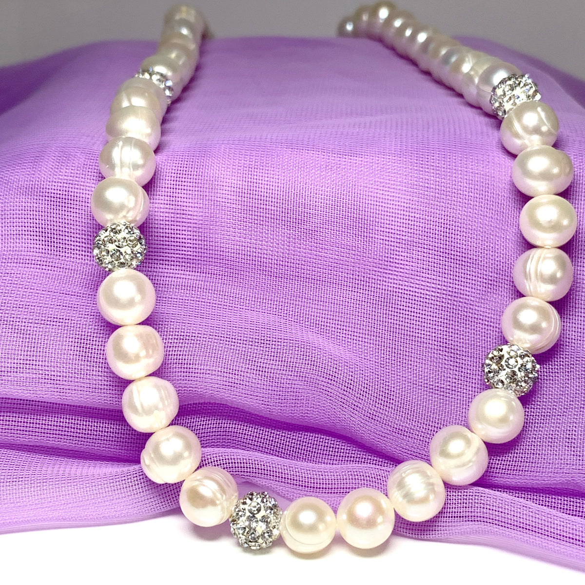 Real freshwater pearl single row necklace with sparkling crystals