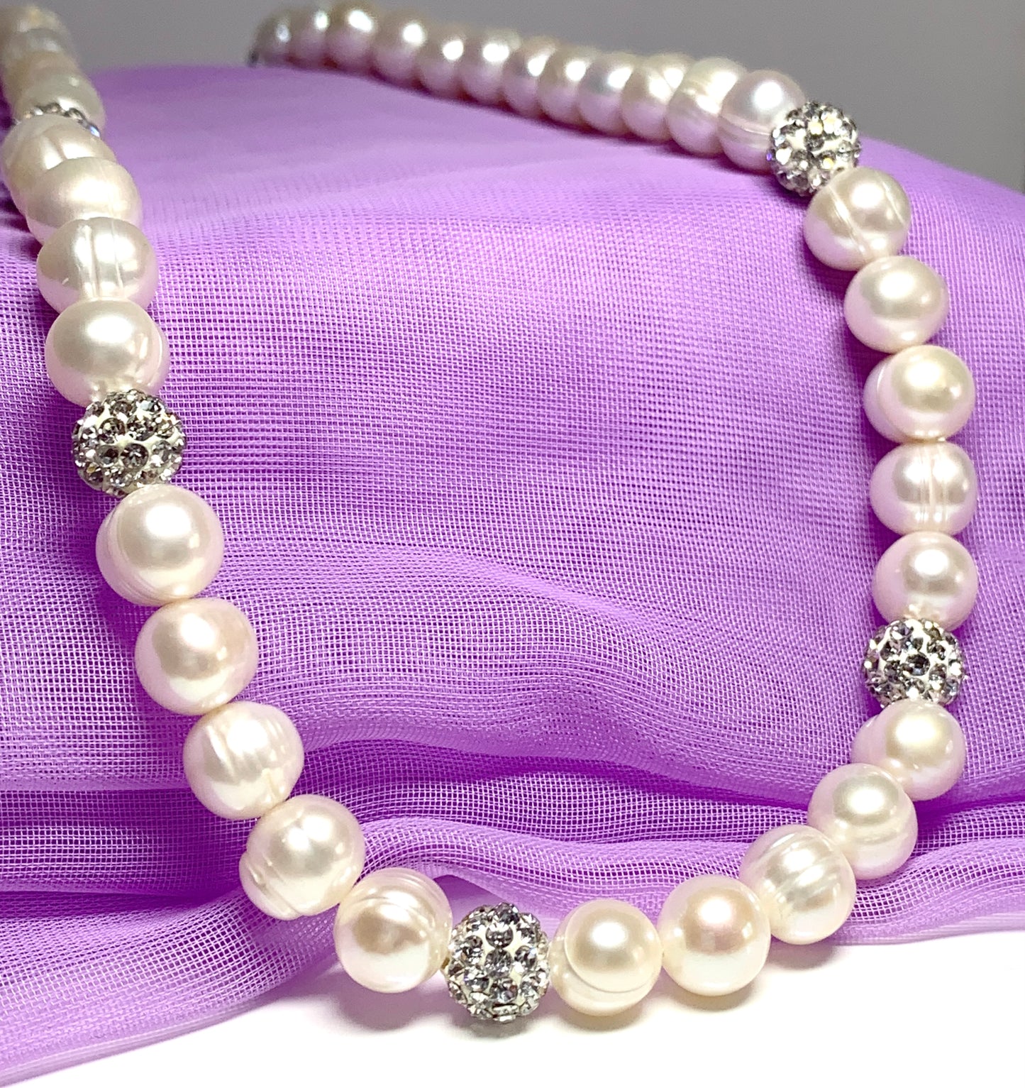 Real freshwater pearl single row necklace with sparkling crystals