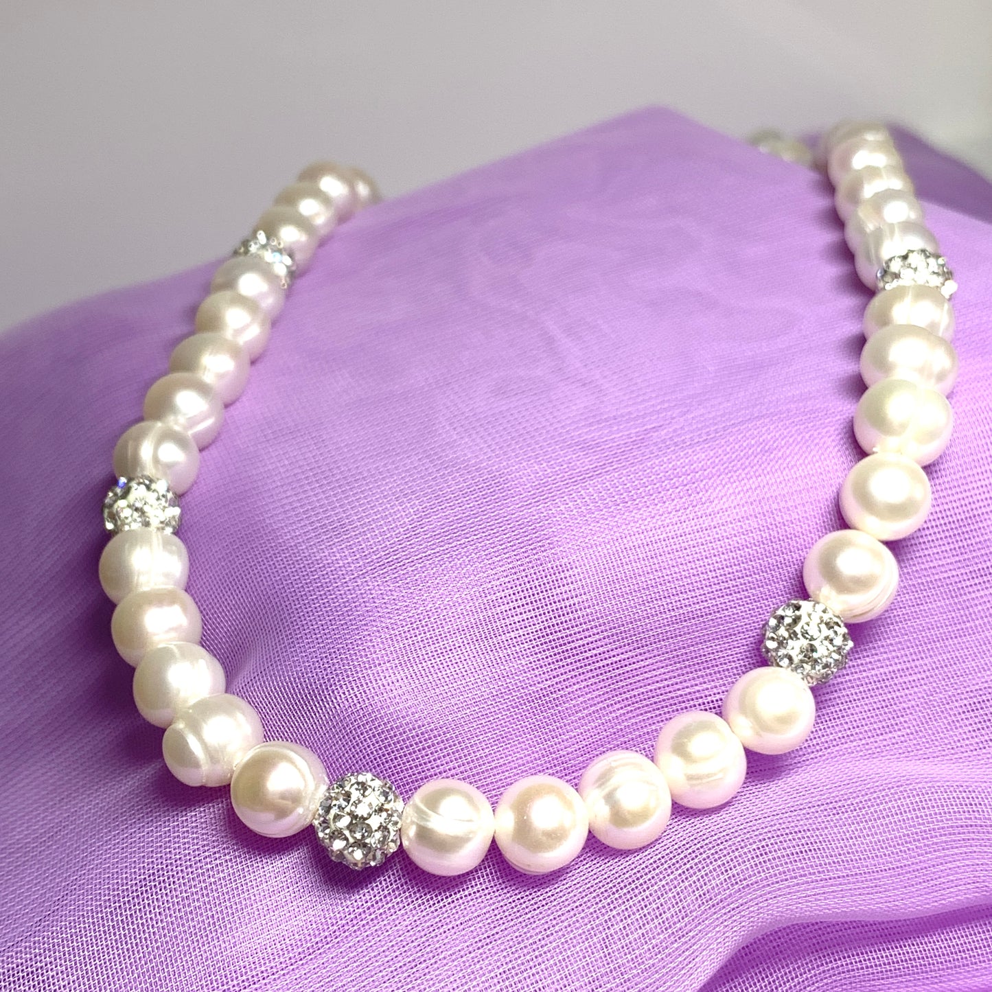 Real freshwater pearl single row necklace with sparkling crystals