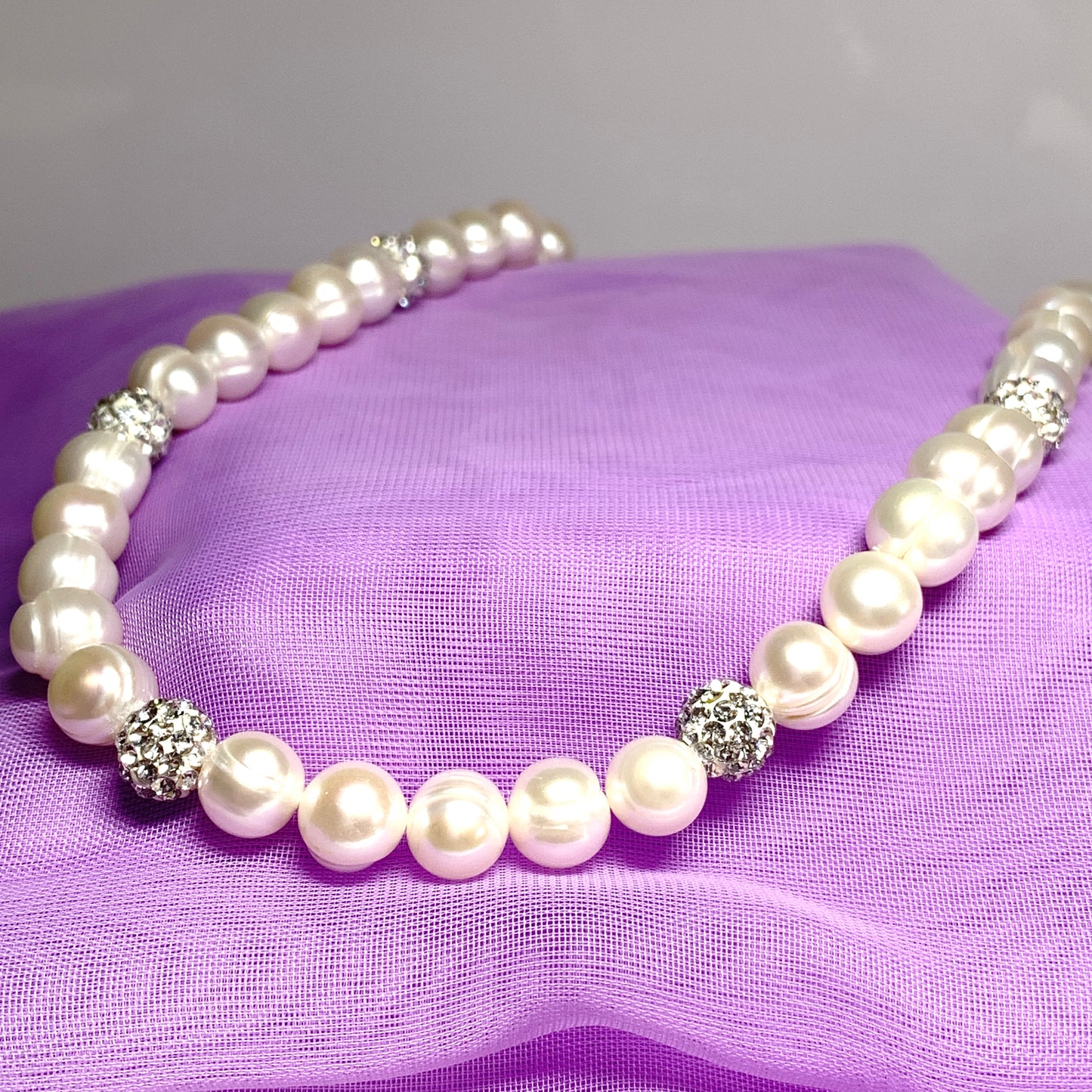 Real freshwater pearl single row necklace with sparkling crystals