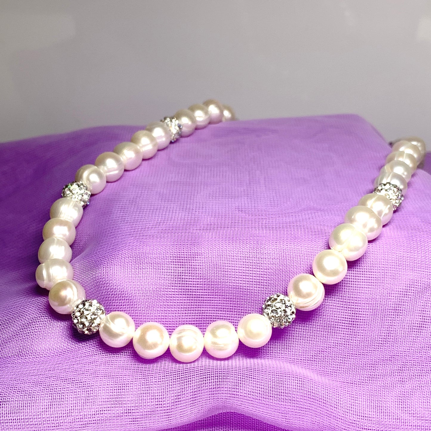 Real freshwater pearl single row necklace with sparkling crystals