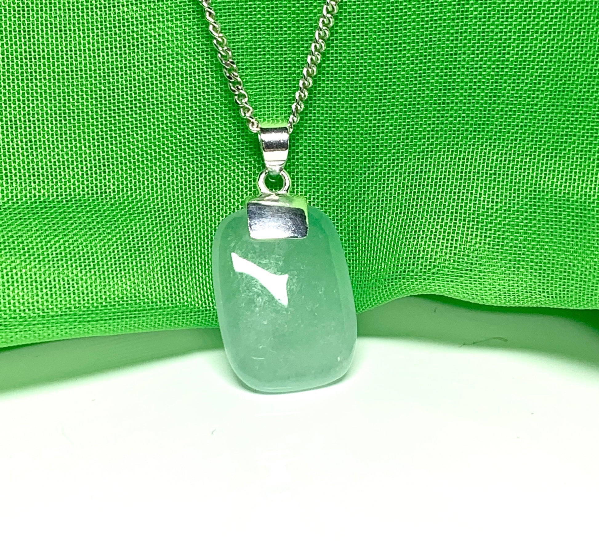 Real green jade cushion necklace