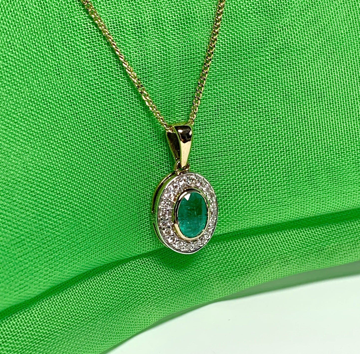 Real large green emerald and diamond necklace gold oval cluster pendant