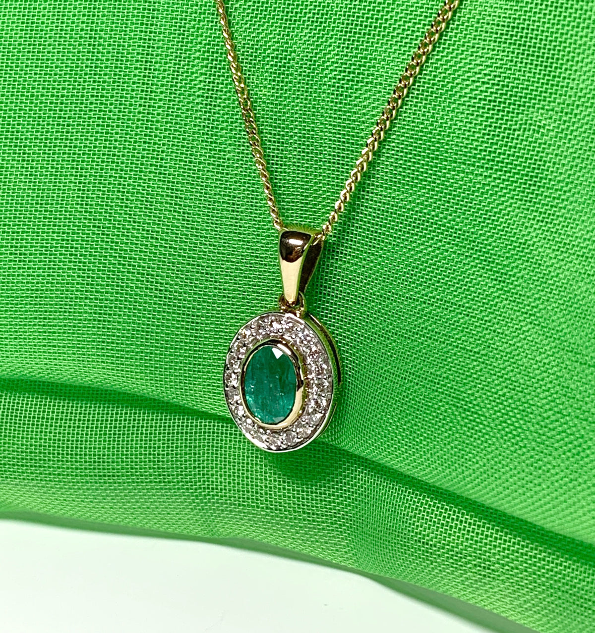 Real large green emerald and diamond necklace gold oval cluster pendant