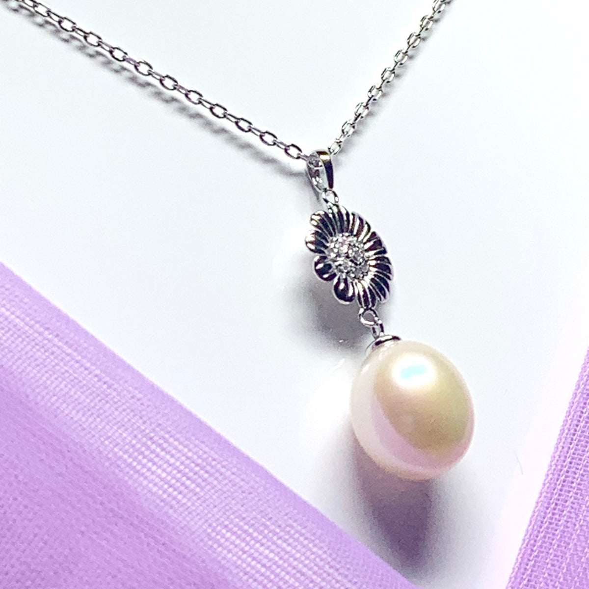 Real pearl flower necklace sparkling pendant
