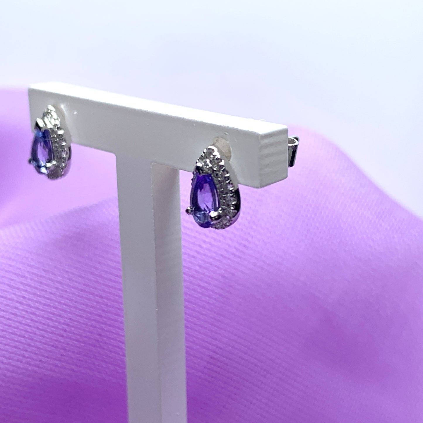 Real tanzanite and diamond white gold stud earrings