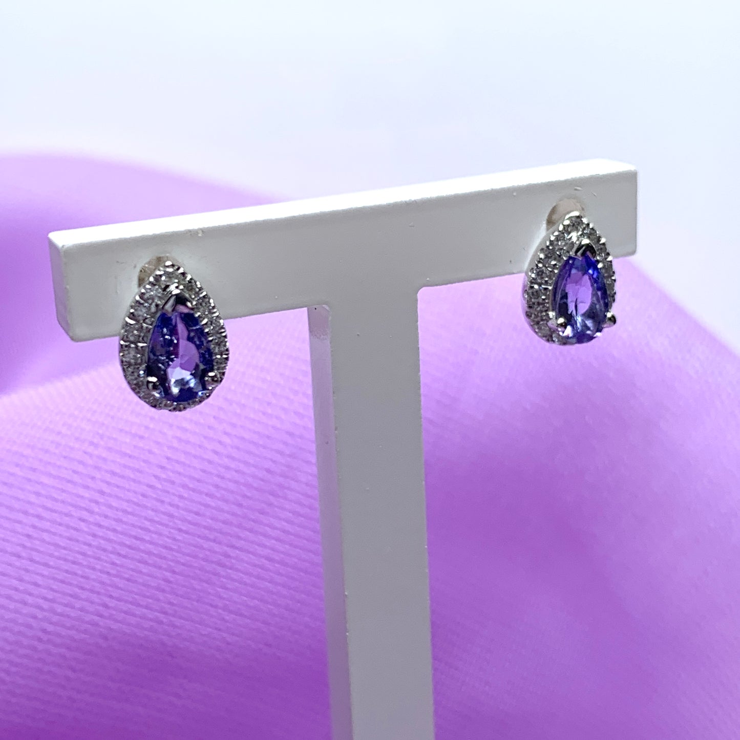 Real tanzanite and diamond white gold stud earrings