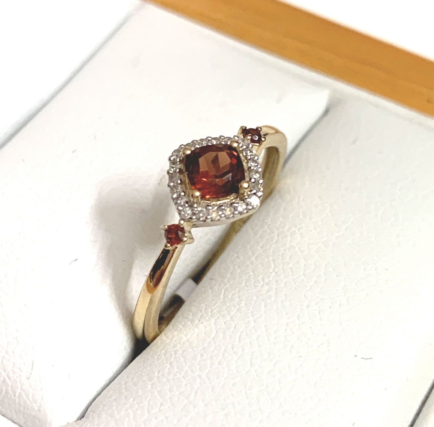 Red Brown Real Garnet And Diamond Yellow Gold Cluster Ring