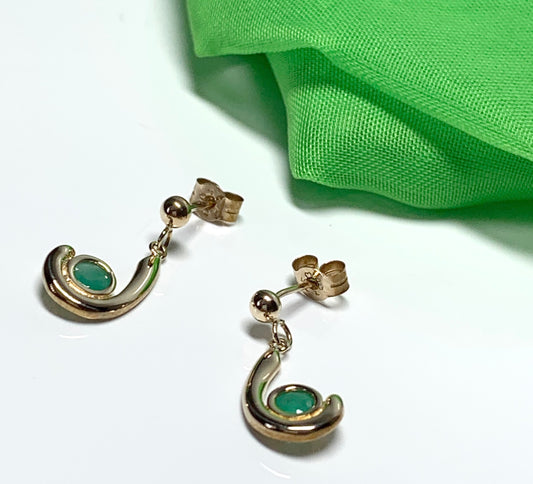Round cut yellow gold green real emerald fancy swirl drop earrings