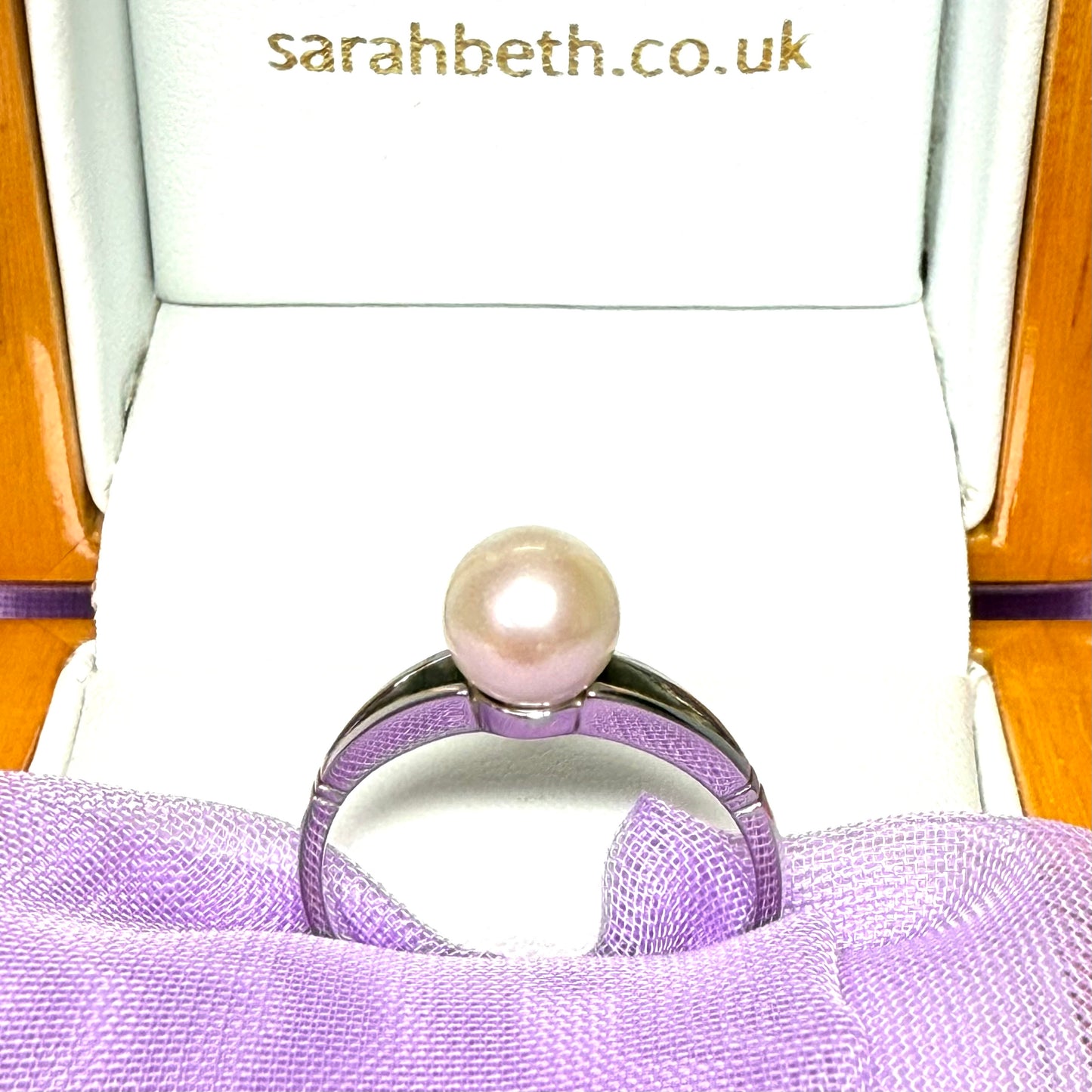 Round real cultured freshwater pearl ring with open shoulders white gold