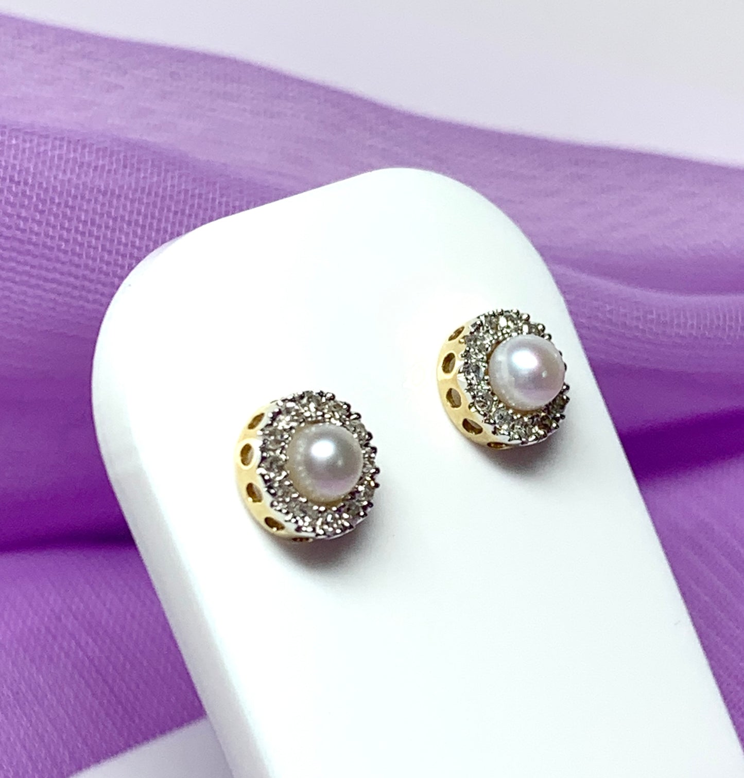 Round cultured pearl diamond yellow gold stud cluster earrings