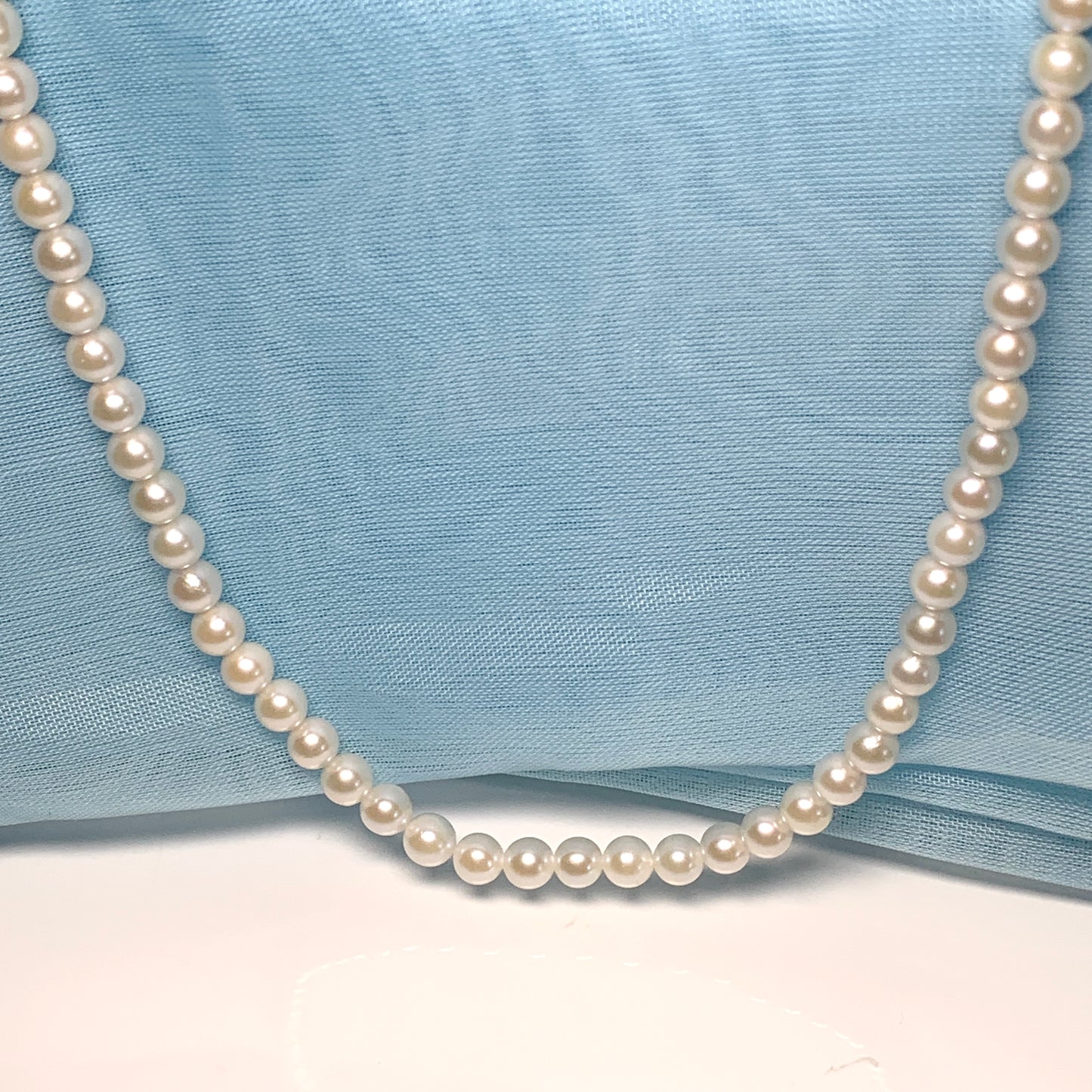 Small cultured pearl single row necklace 4.5 mm