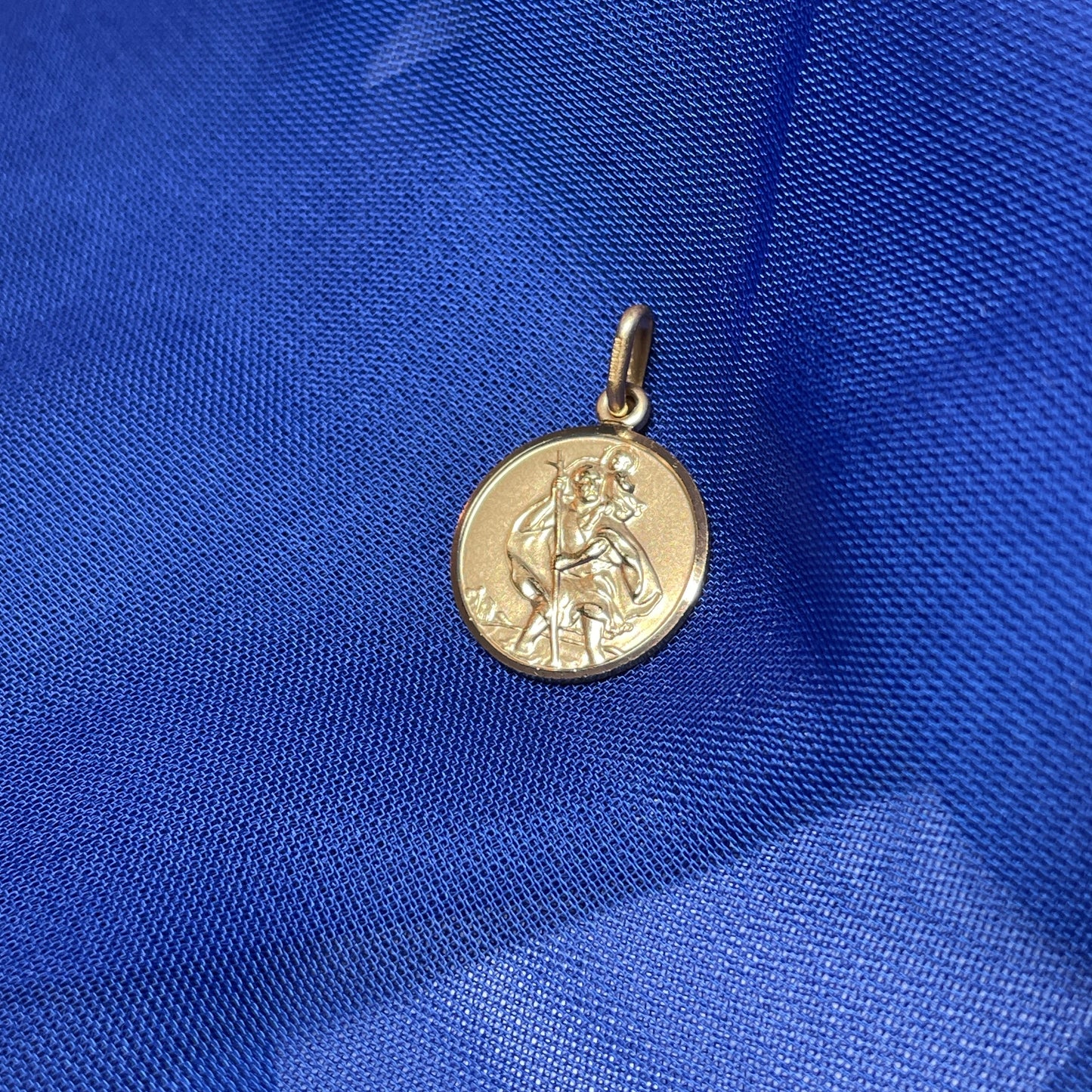 Small solid round St. Christopher yellow gold 16 mm